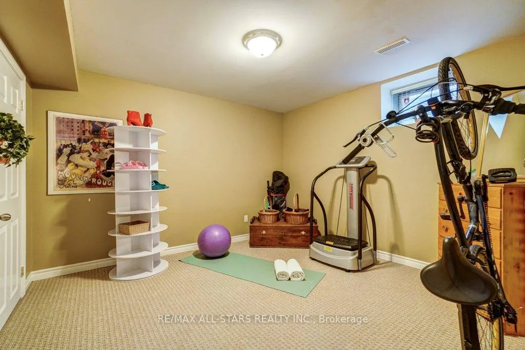 Photo 39 of 32 Oakside Drive, Uxbridge — HOMEH