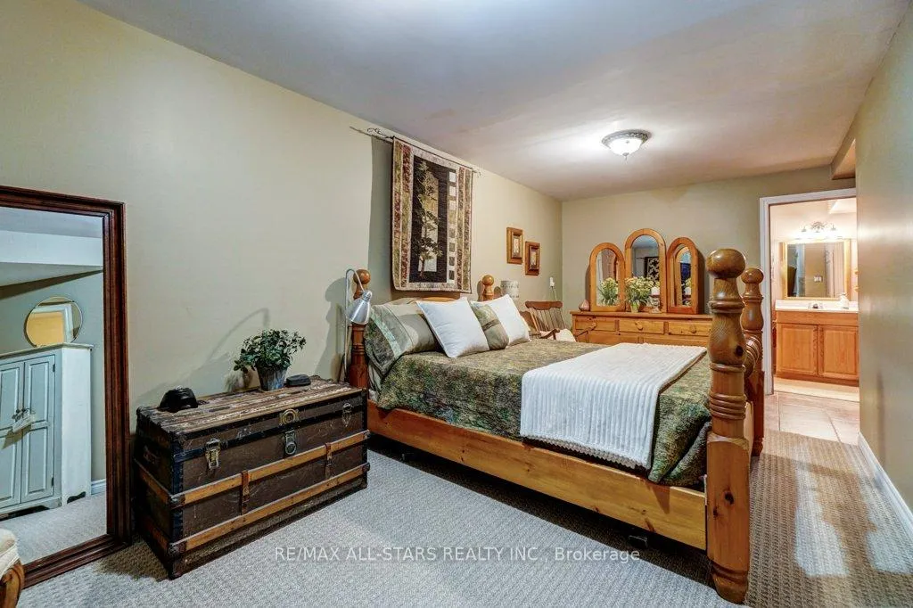 Photo 40 of 32 Oakside Drive, Uxbridge — HOMEH