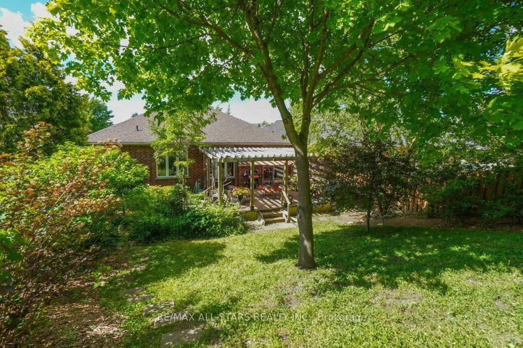 Photo 49 of 32 Oakside Drive, Uxbridge — HOMEH