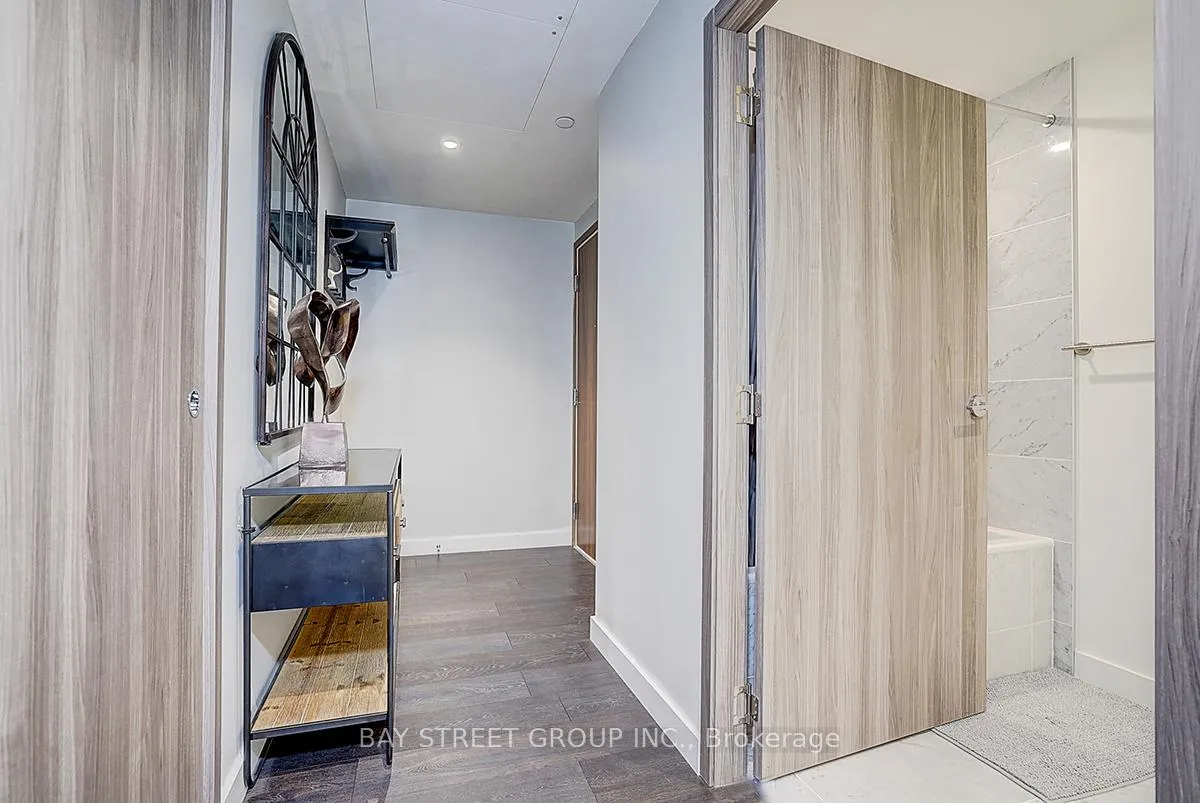 Photo 6 of Unit 2512, 95 Mcmahon Drive, North York, Bayview Village — HOMEH