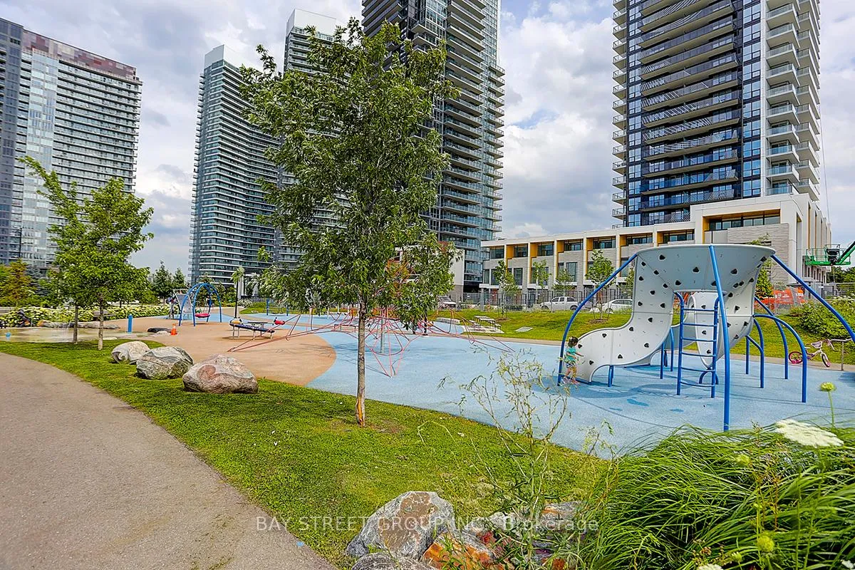 Photo 16 of Unit 2512, 95 Mcmahon Drive, North York, Bayview Village — HOMEH