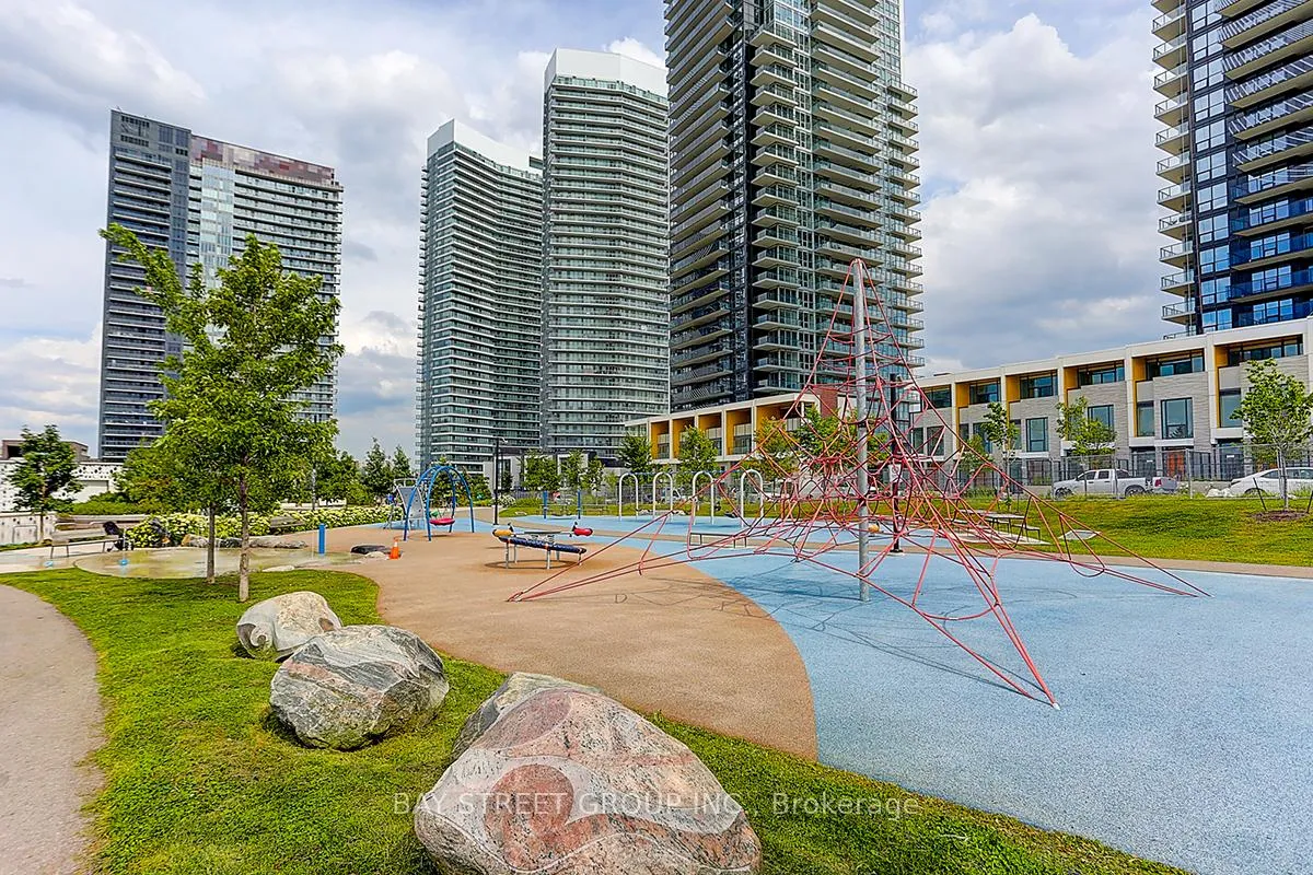 Photo 17 of Unit 2512, 95 Mcmahon Drive, North York, Bayview Village — HOMEH