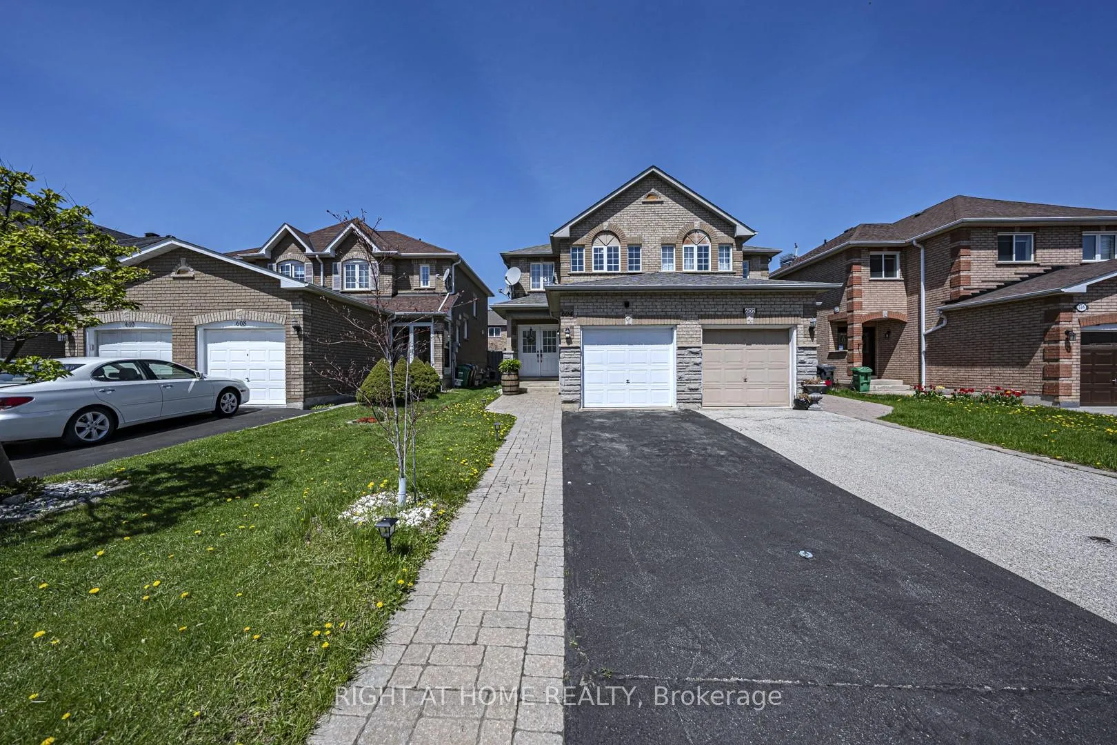 Photo 1 of 604 Summer Park Crescent, Mississauga, Fairview — HOMEH