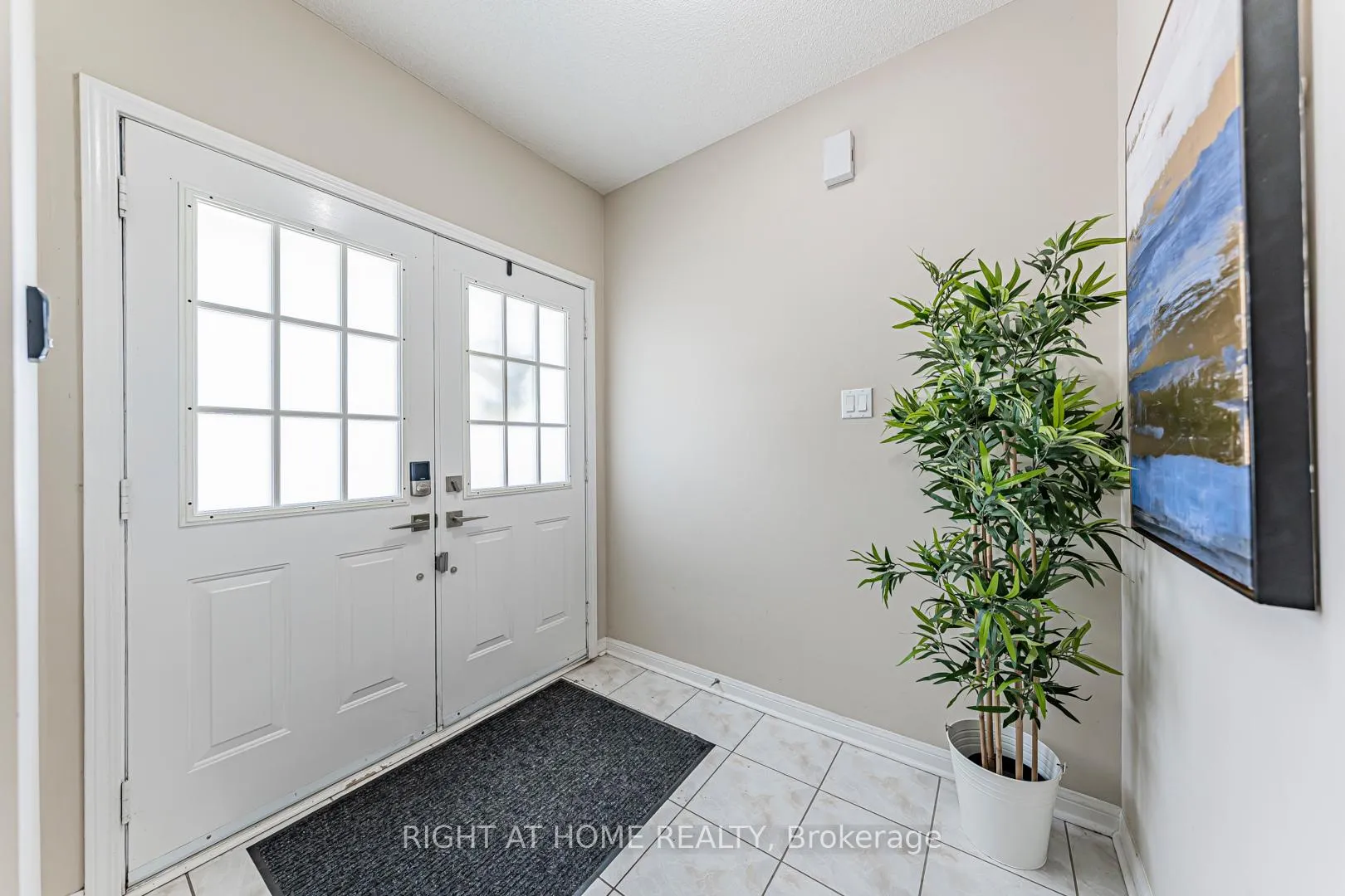 Photo 7 of 604 Summer Park Crescent, Mississauga, Fairview — HOMEH