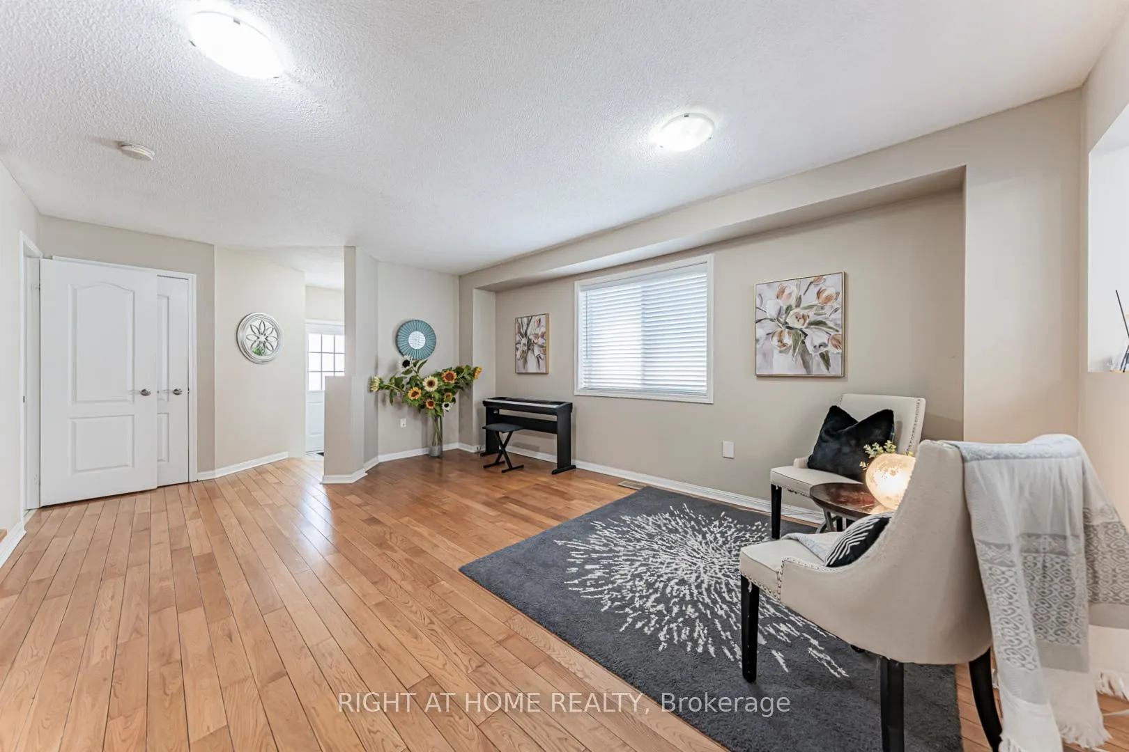 Photo 8 of 604 Summer Park Crescent, Mississauga, Fairview — HOMEH