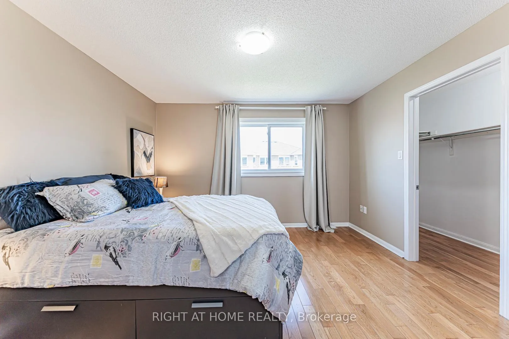 Photo 16 of 604 Summer Park Crescent, Mississauga, Fairview — HOMEH