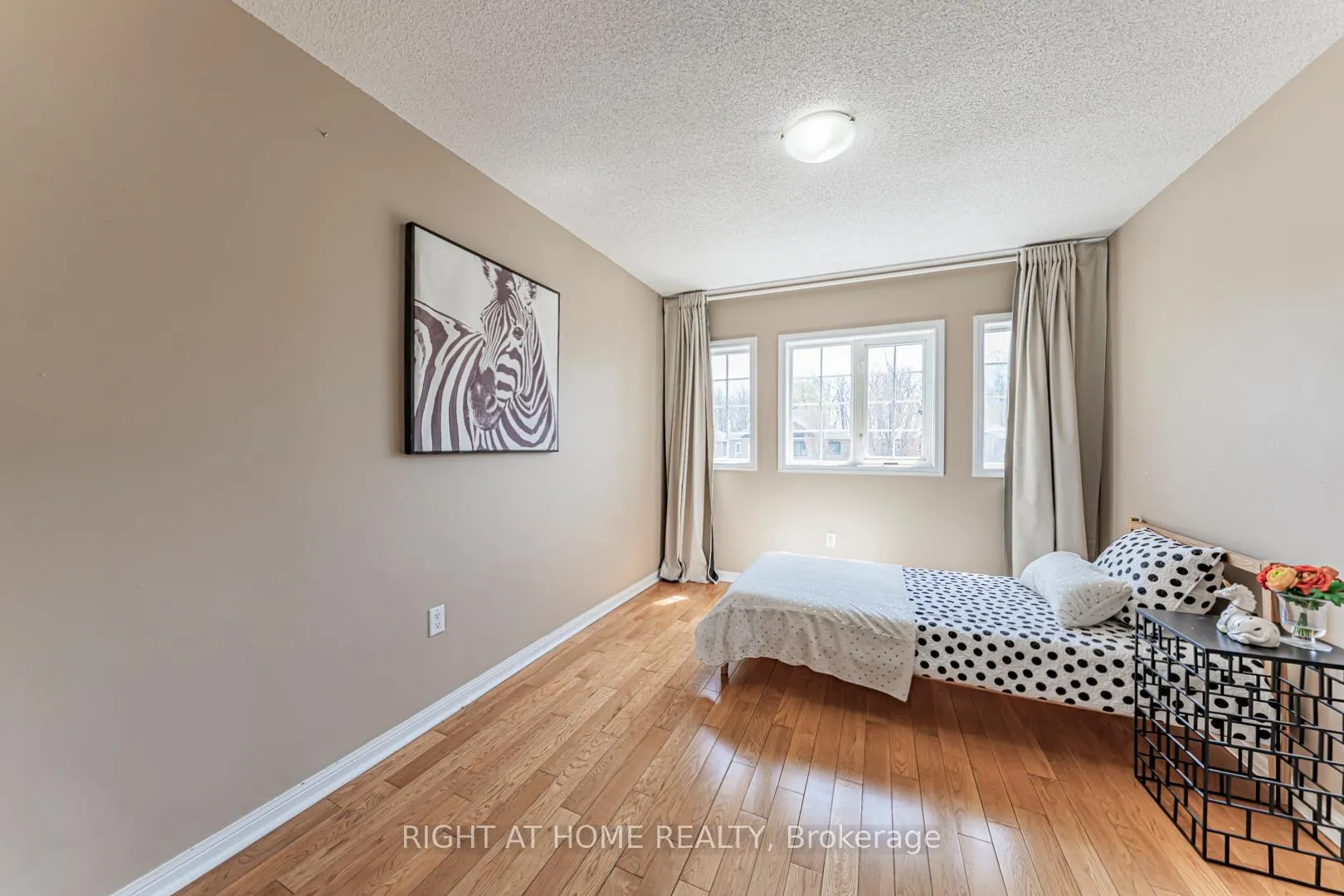Photo 20 of 604 Summer Park Crescent, Mississauga, Fairview — HOMEH