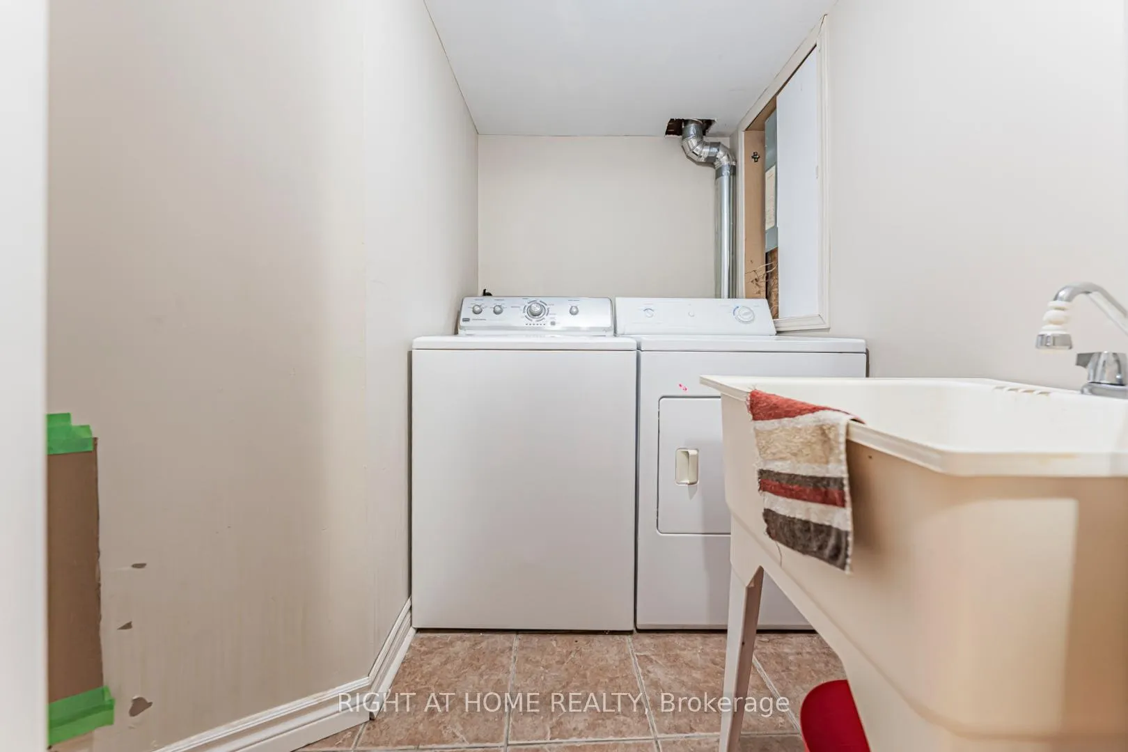 Photo 26 of 604 Summer Park Crescent, Mississauga, Fairview — HOMEH