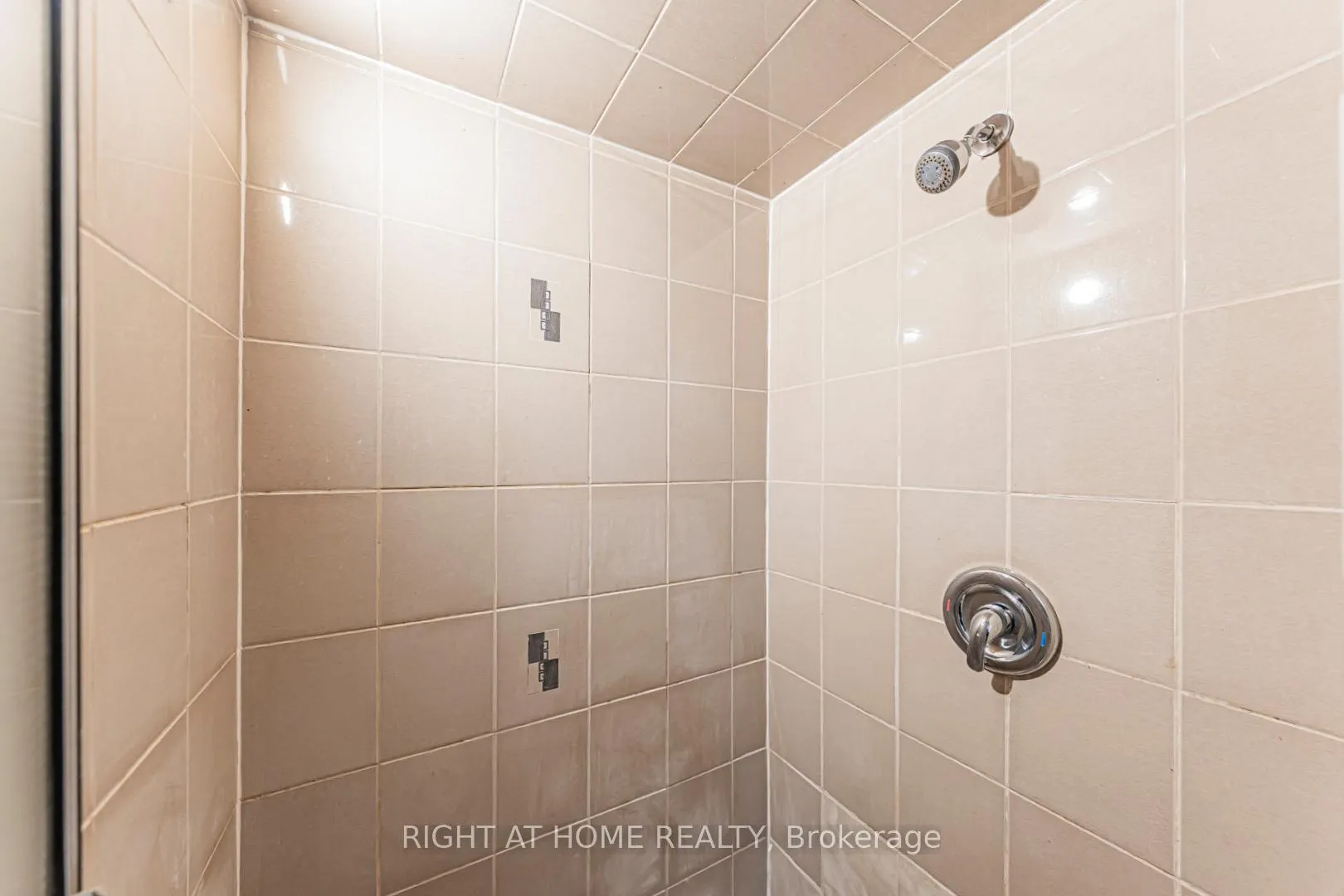 Photo 32 of 604 Summer Park Crescent, Mississauga, Fairview — HOMEH