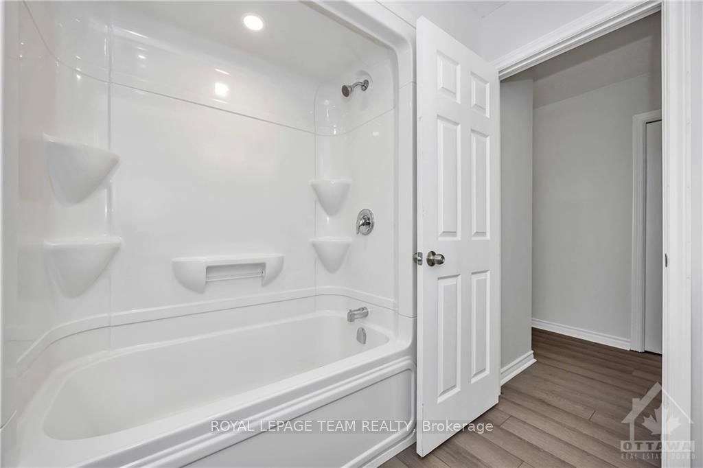 Photo 33 of 697 Oak Creek Road, Ottawa, Huntley Ward (South East) — HOMEH