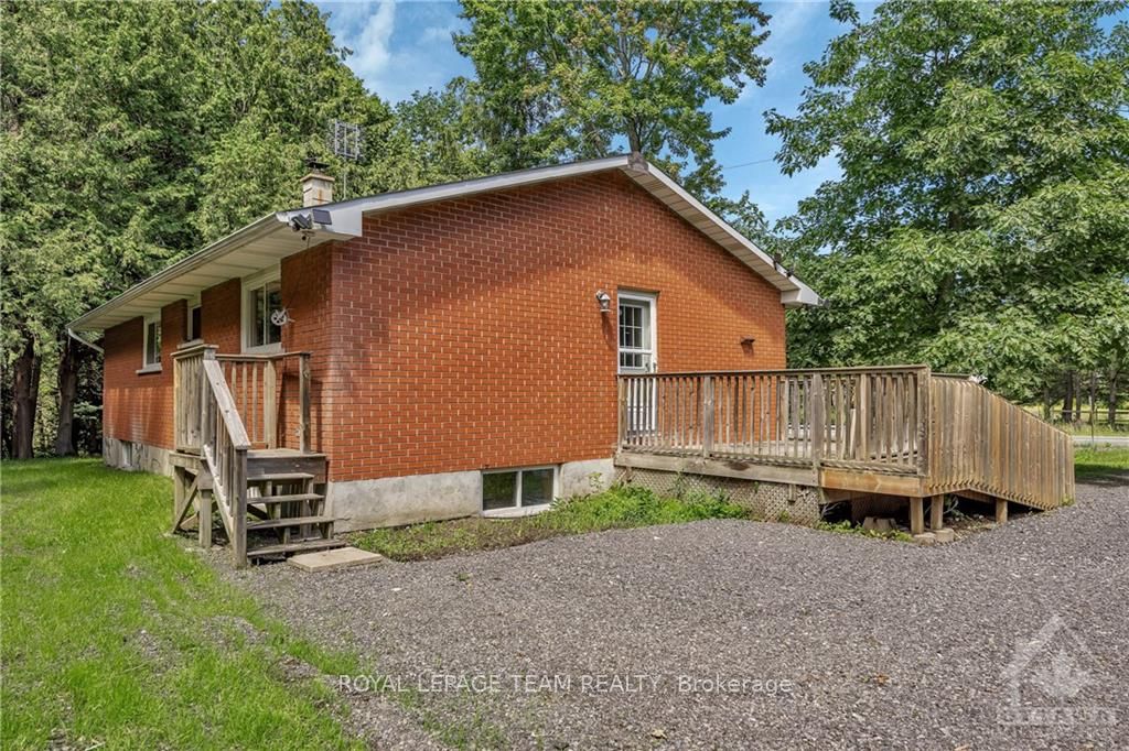 Photo 4 of 697 Oak Creek Road, Ottawa, Huntley Ward (South East) — HOMEH