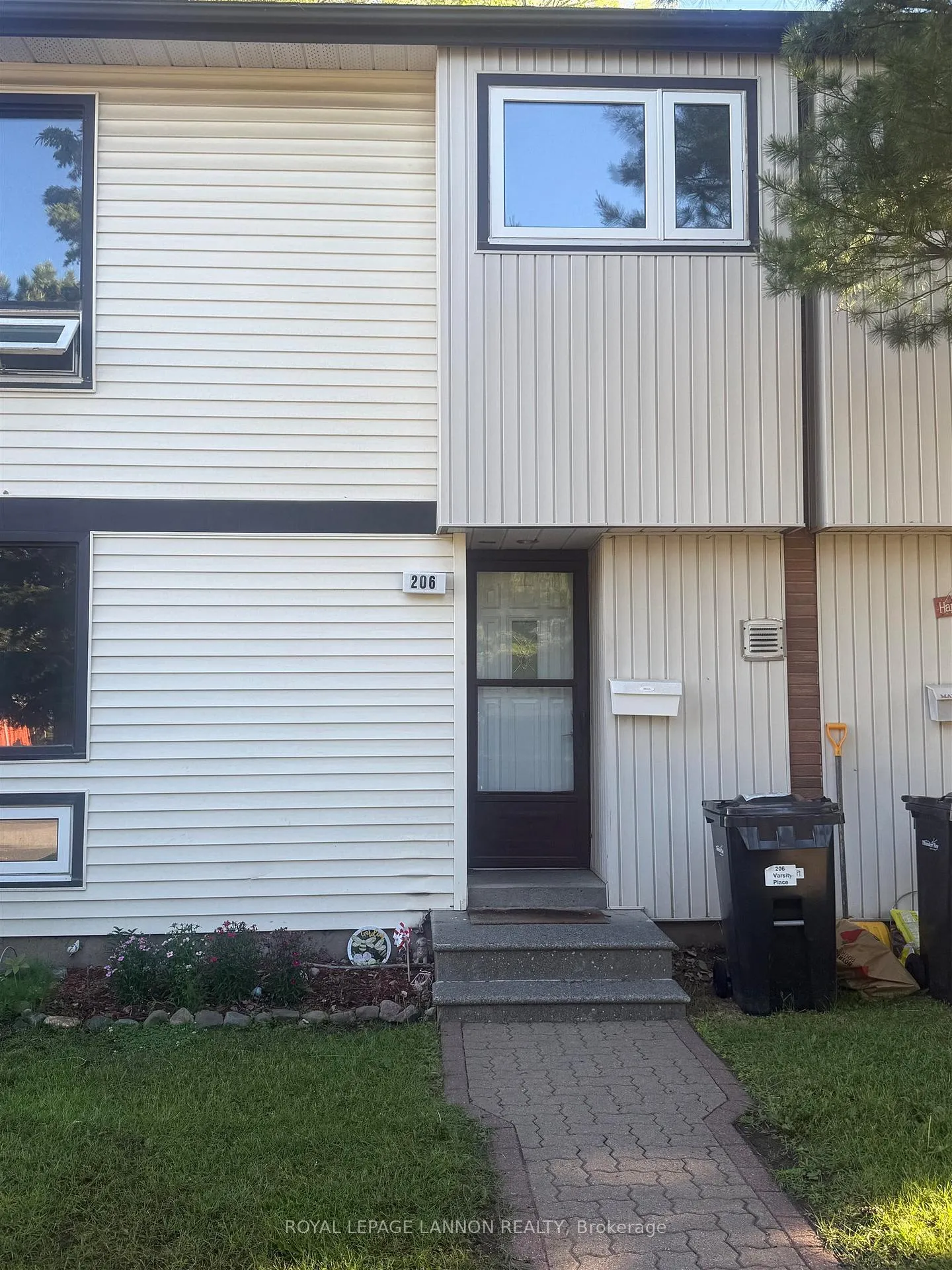 Photo 1 of 206 Varsity Place, Thunder Bay, Academy Heights — HOMEH