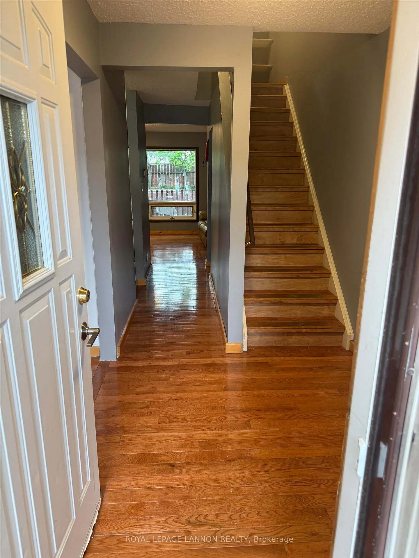 Photo 2 of 206 Varsity Place, Thunder Bay, Academy Heights — HOMEH