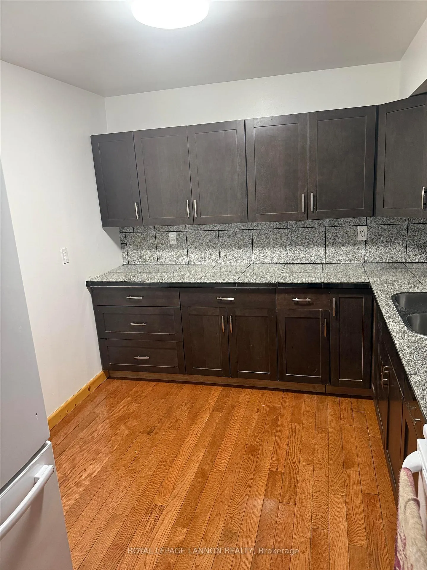 Photo 5 of 206 Varsity Place, Thunder Bay, Academy Heights — HOMEH