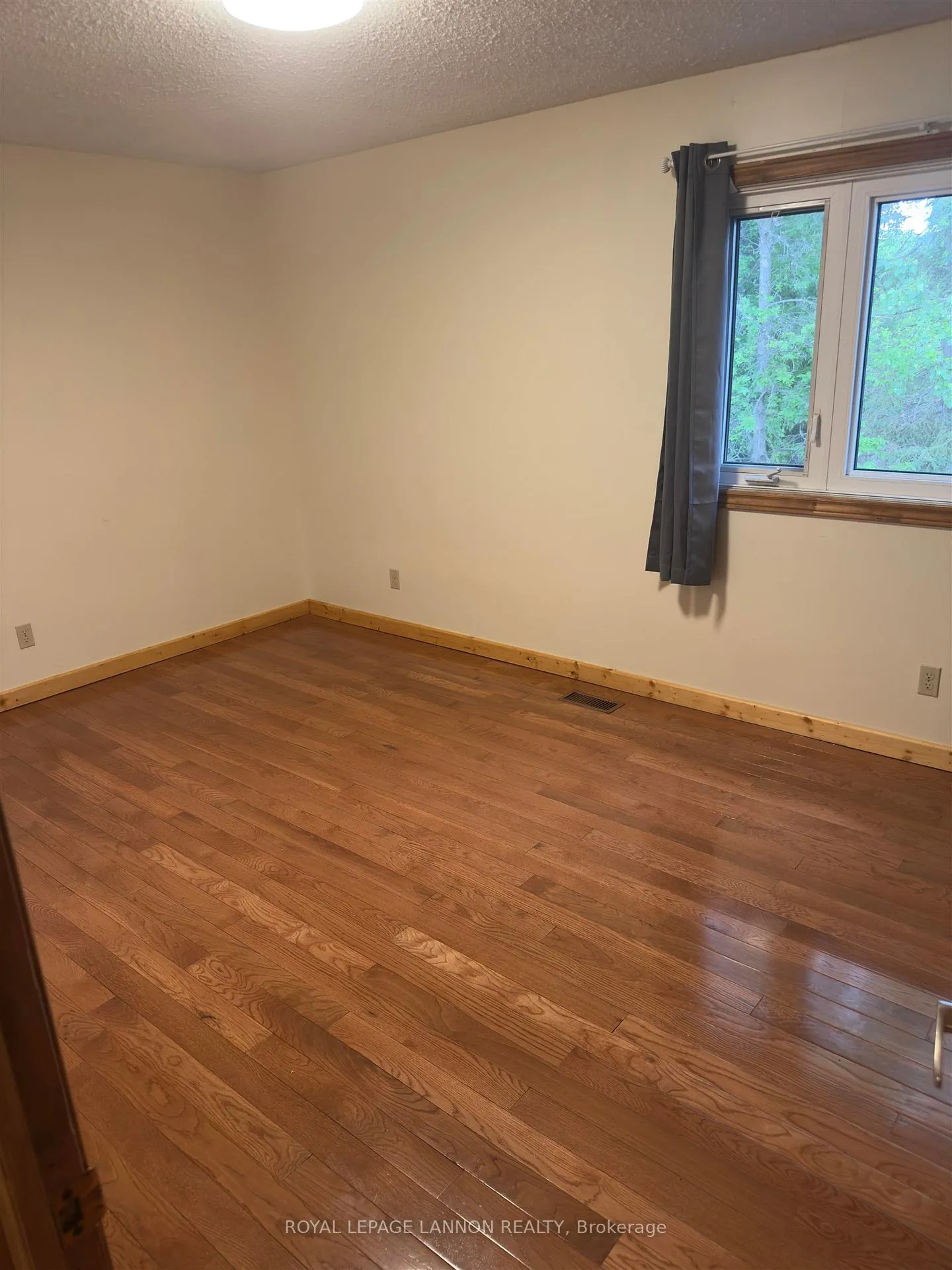 Photo 15 of 206 Varsity Place, Thunder Bay, Academy Heights — HOMEH