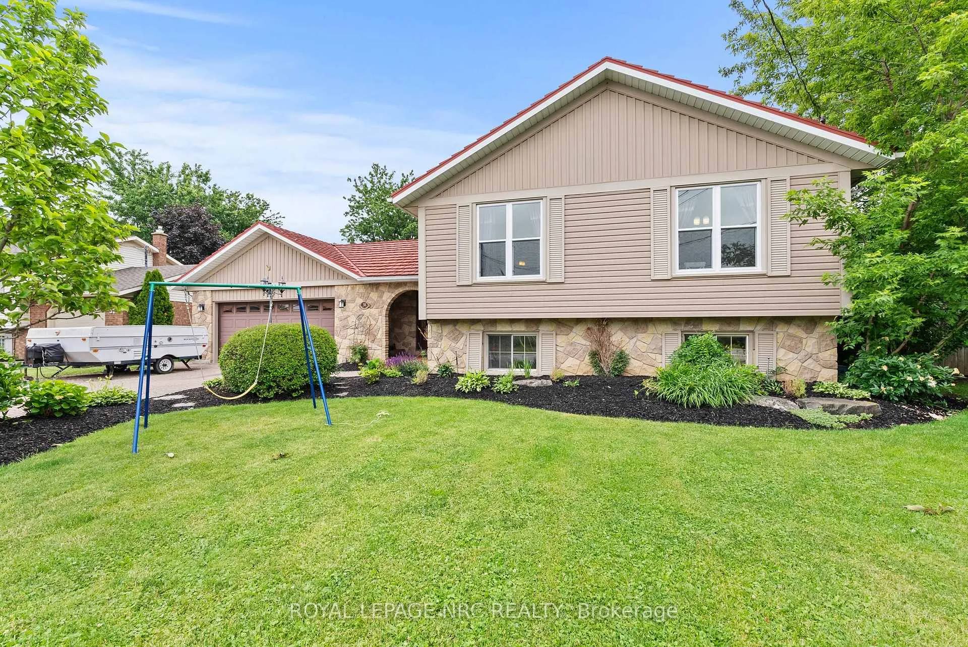 Photo 2 of 38 Killins Street, West Lincoln, Smithville — HOMEH