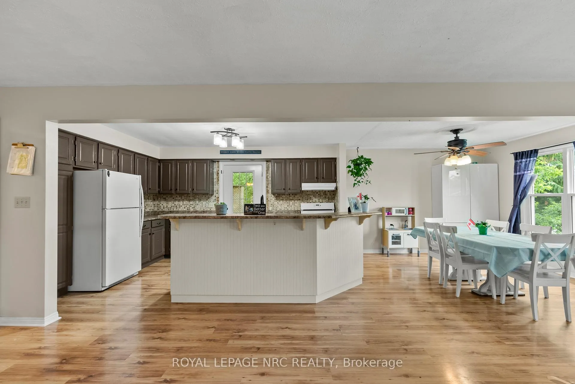 Photo 22 of 38 Killins Street, West Lincoln, Smithville — HOMEH