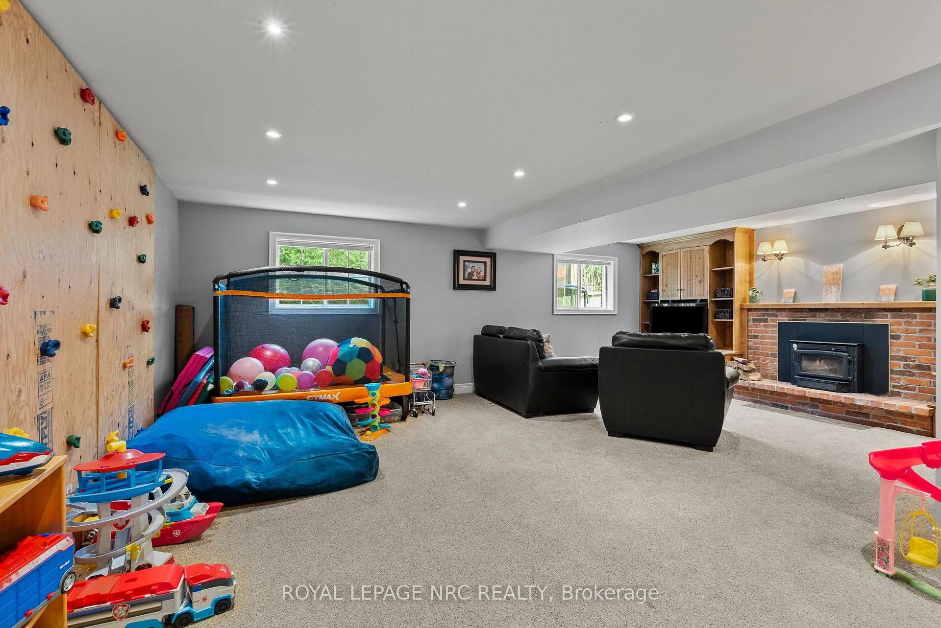 Photo 26 of 38 Killins Street, West Lincoln, Smithville — HOMEH