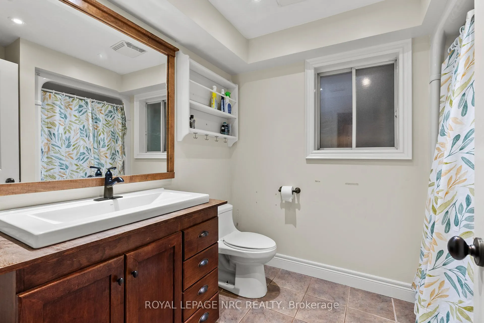 Photo 32 of 38 Killins Street, West Lincoln, Smithville — HOMEH
