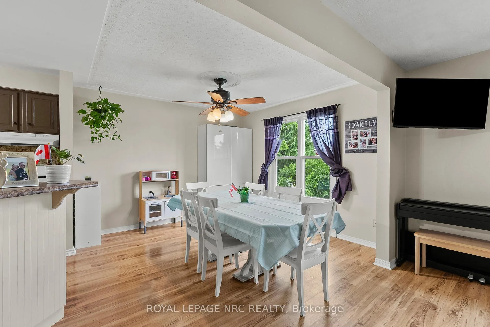 Photo 37 of 38 Killins Street, West Lincoln, Smithville — HOMEH