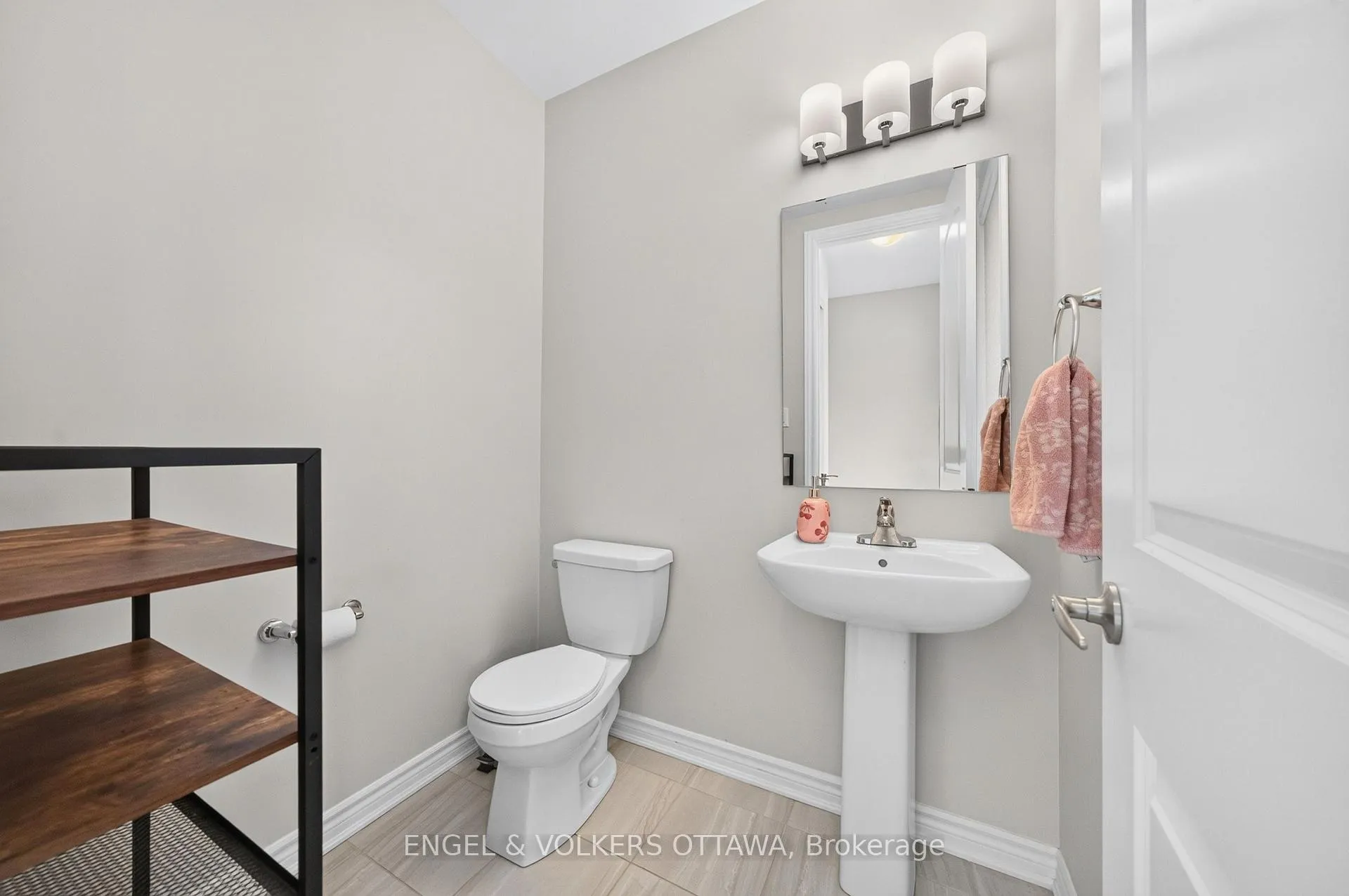 Photo 5 of 33 Focality Crescent, Ottawa, Barrhaven - Half Moon Bay — HOMEH