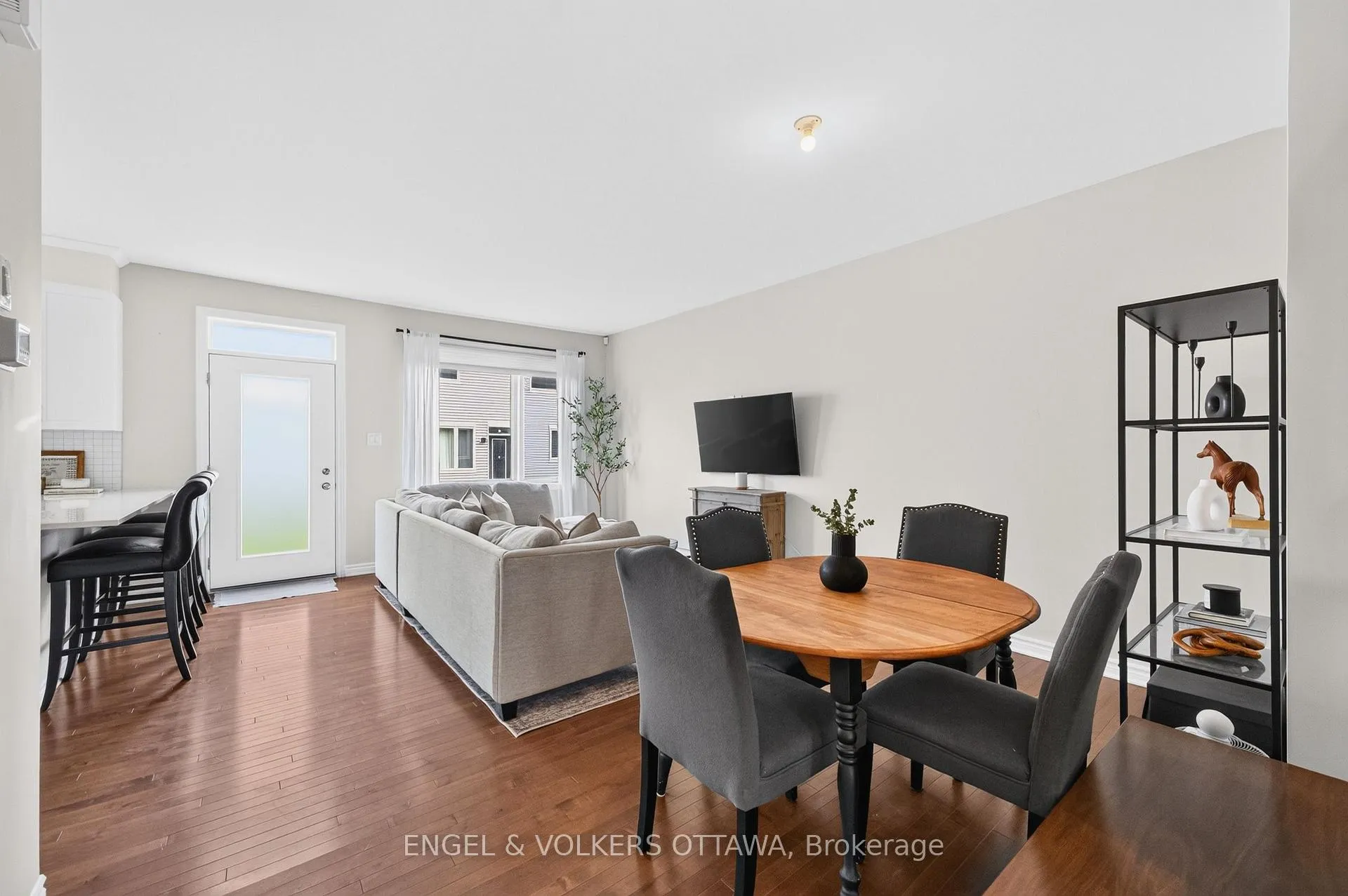 Photo 6 of 33 Focality Crescent, Ottawa, Barrhaven - Half Moon Bay — HOMEH