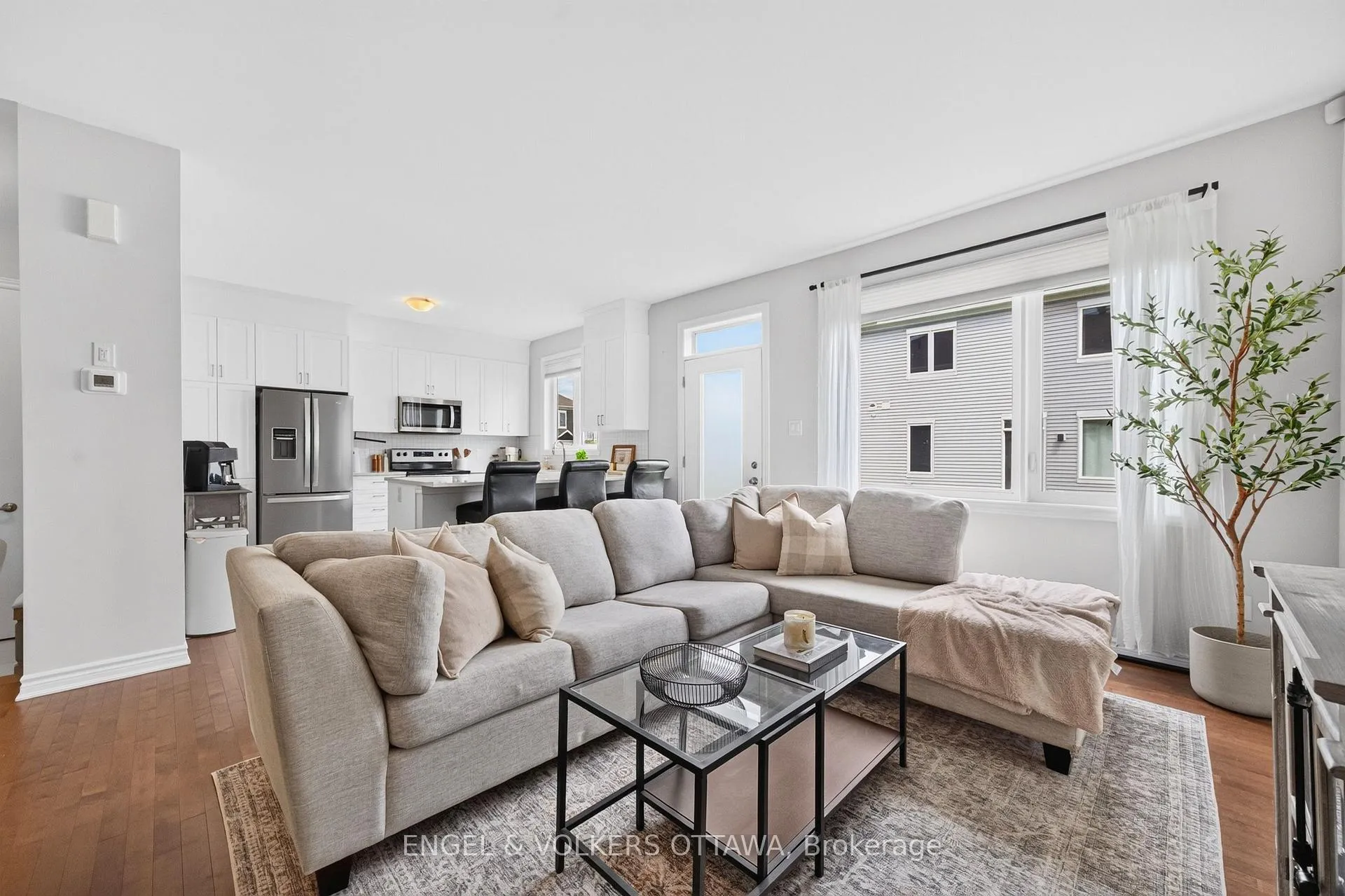 Photo 8 of 33 Focality Crescent, Ottawa, Barrhaven - Half Moon Bay — HOMEH