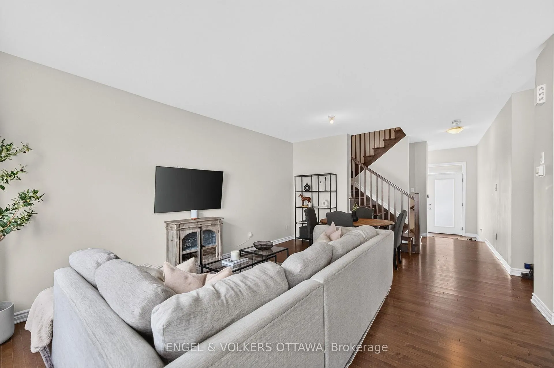 Photo 9 of 33 Focality Crescent, Ottawa, Barrhaven - Half Moon Bay — HOMEH