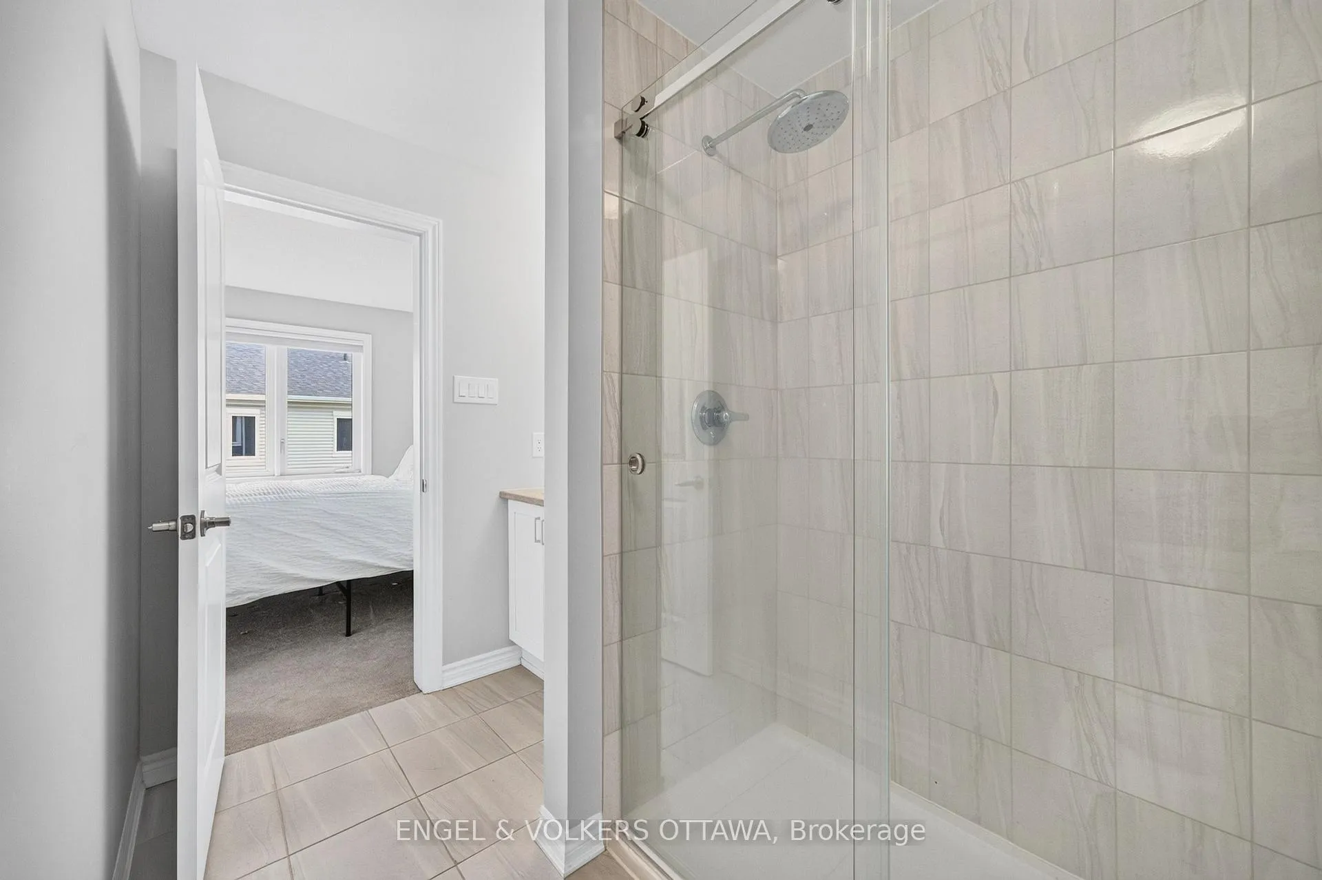 Photo 23 of 33 Focality Crescent, Ottawa, Barrhaven - Half Moon Bay — HOMEH