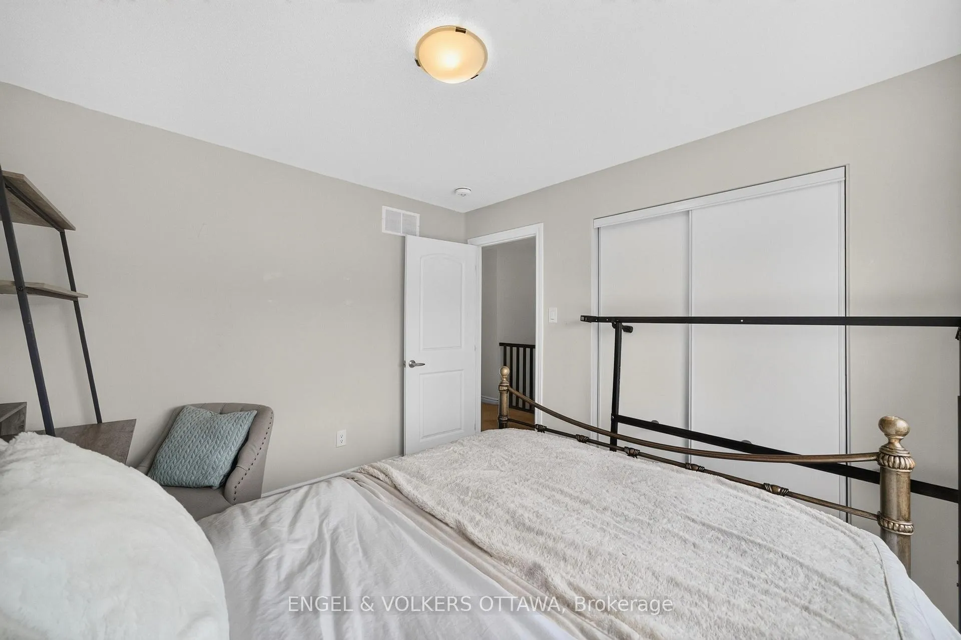 Photo 27 of 33 Focality Crescent, Ottawa, Barrhaven - Half Moon Bay — HOMEH