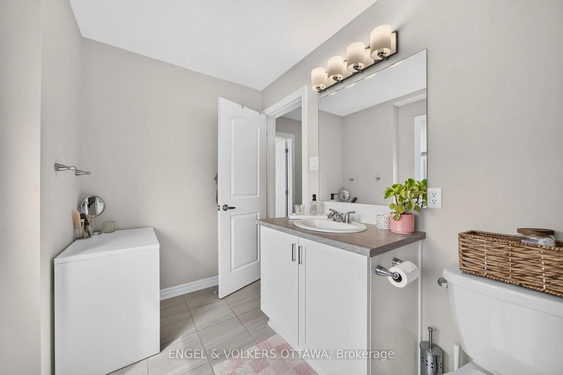 Photo 29 of 33 Focality Crescent, Ottawa, Barrhaven - Half Moon Bay — HOMEH