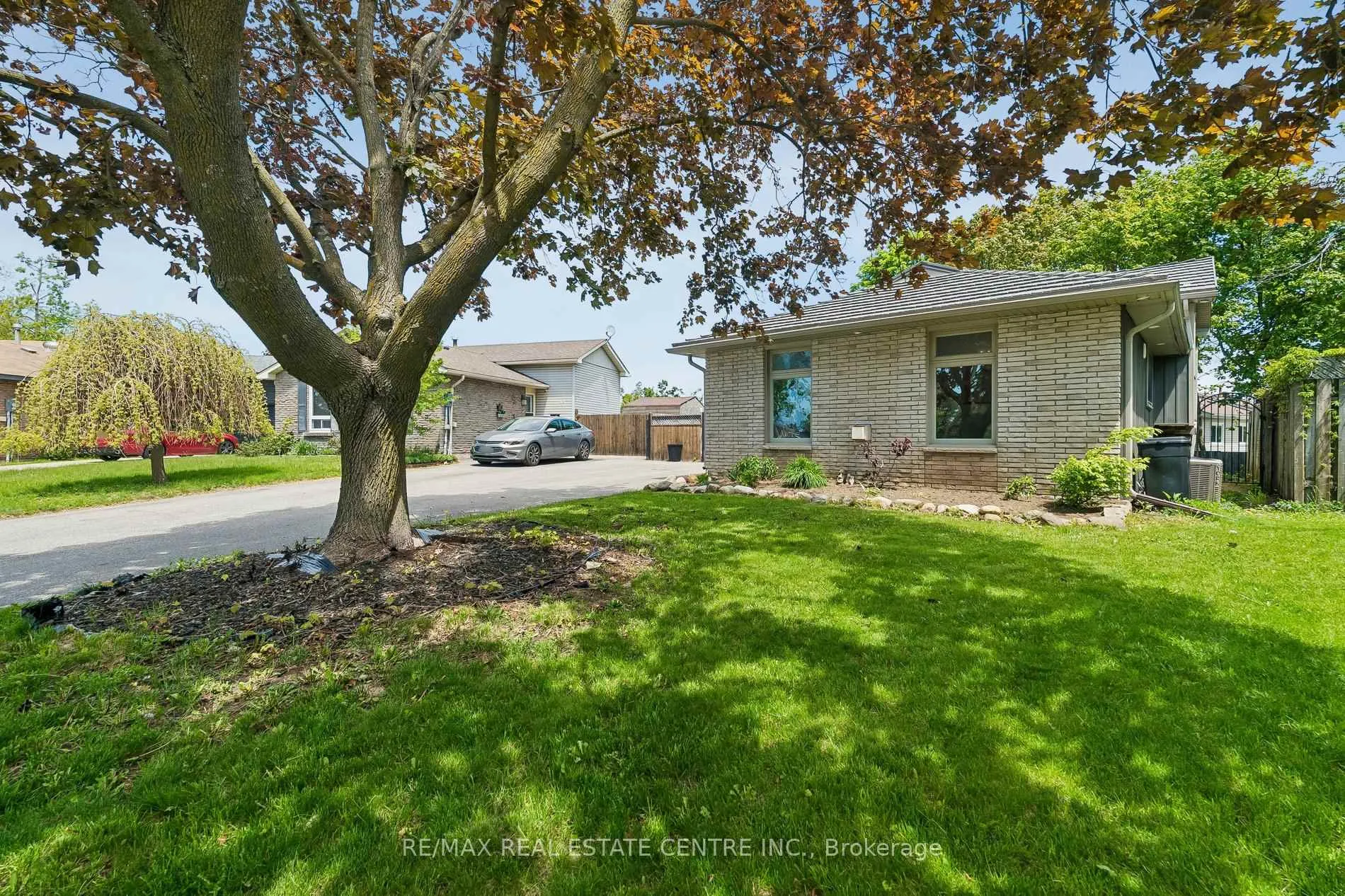 Photo 1 of 47 Christie Crescent, Barrie, Letitia Heights — HOMEH