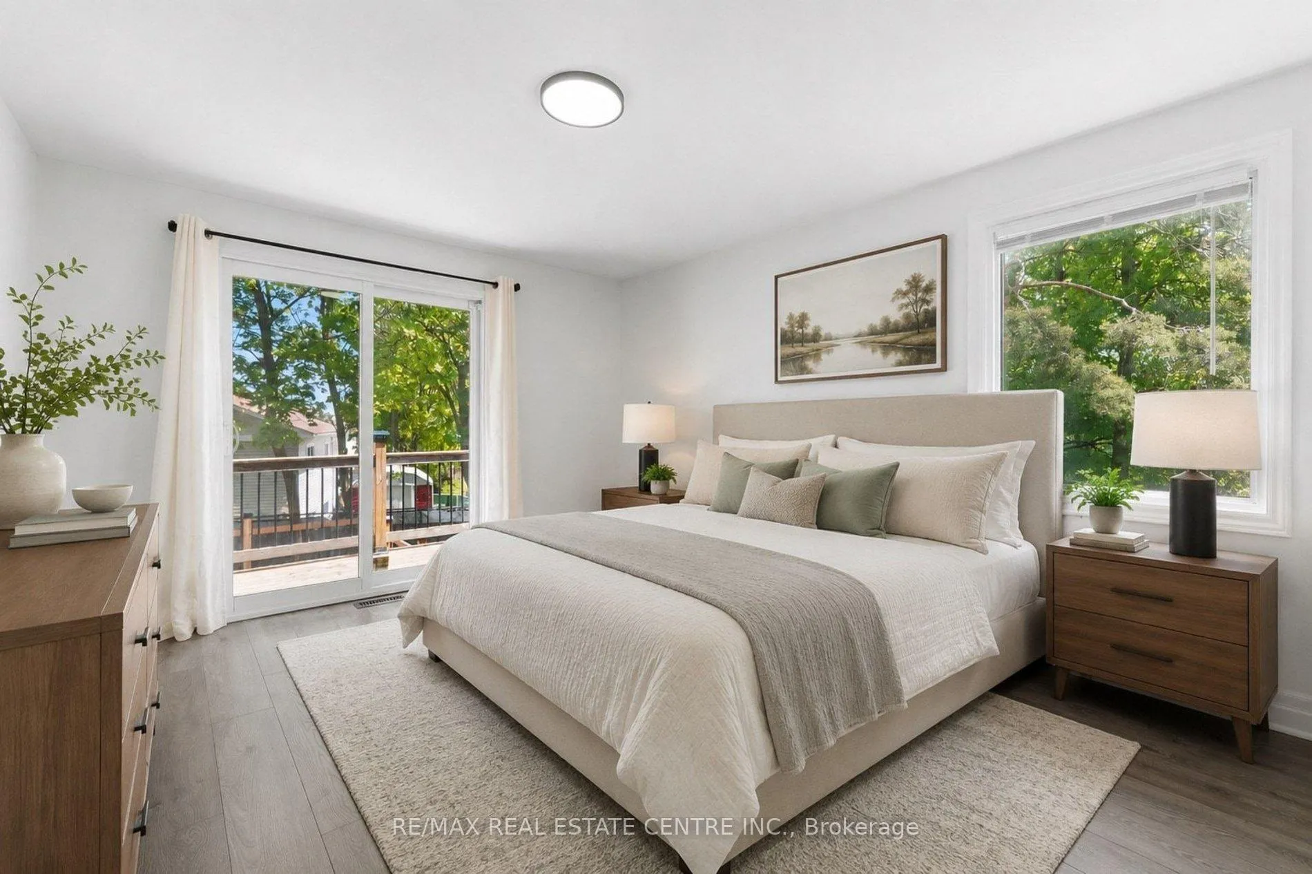 Photo 17 of 47 Christie Crescent, Barrie, Letitia Heights — HOMEH