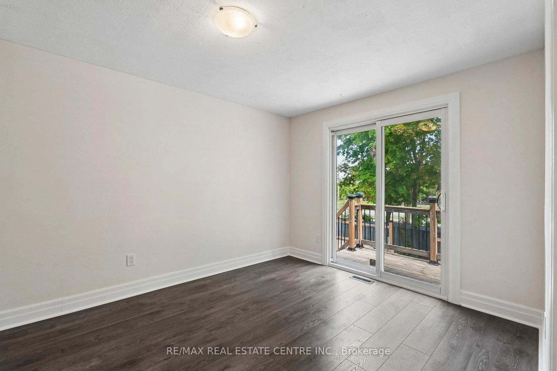 Photo 19 of 47 Christie Crescent, Barrie, Letitia Heights — HOMEH