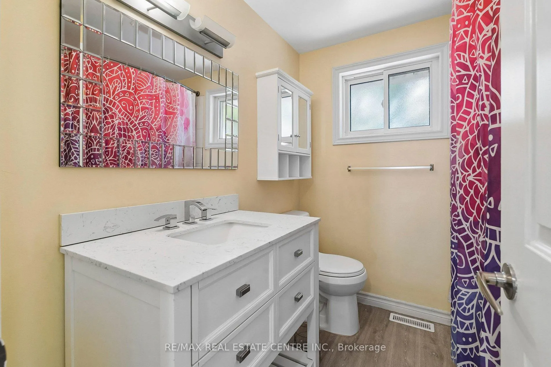 Photo 23 of 47 Christie Crescent, Barrie, Letitia Heights — HOMEH