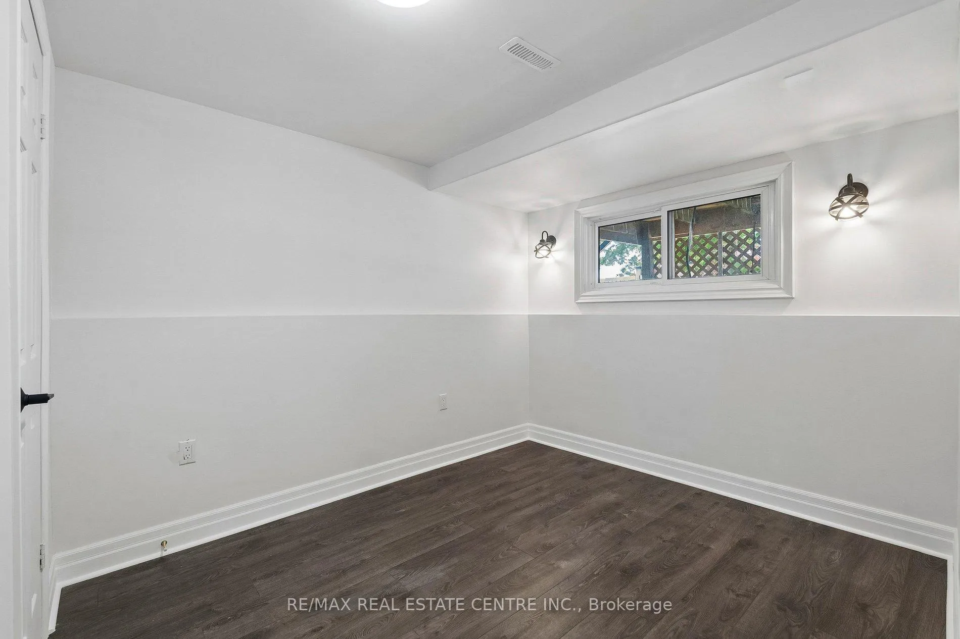 Photo 31 of 47 Christie Crescent, Barrie, Letitia Heights — HOMEH