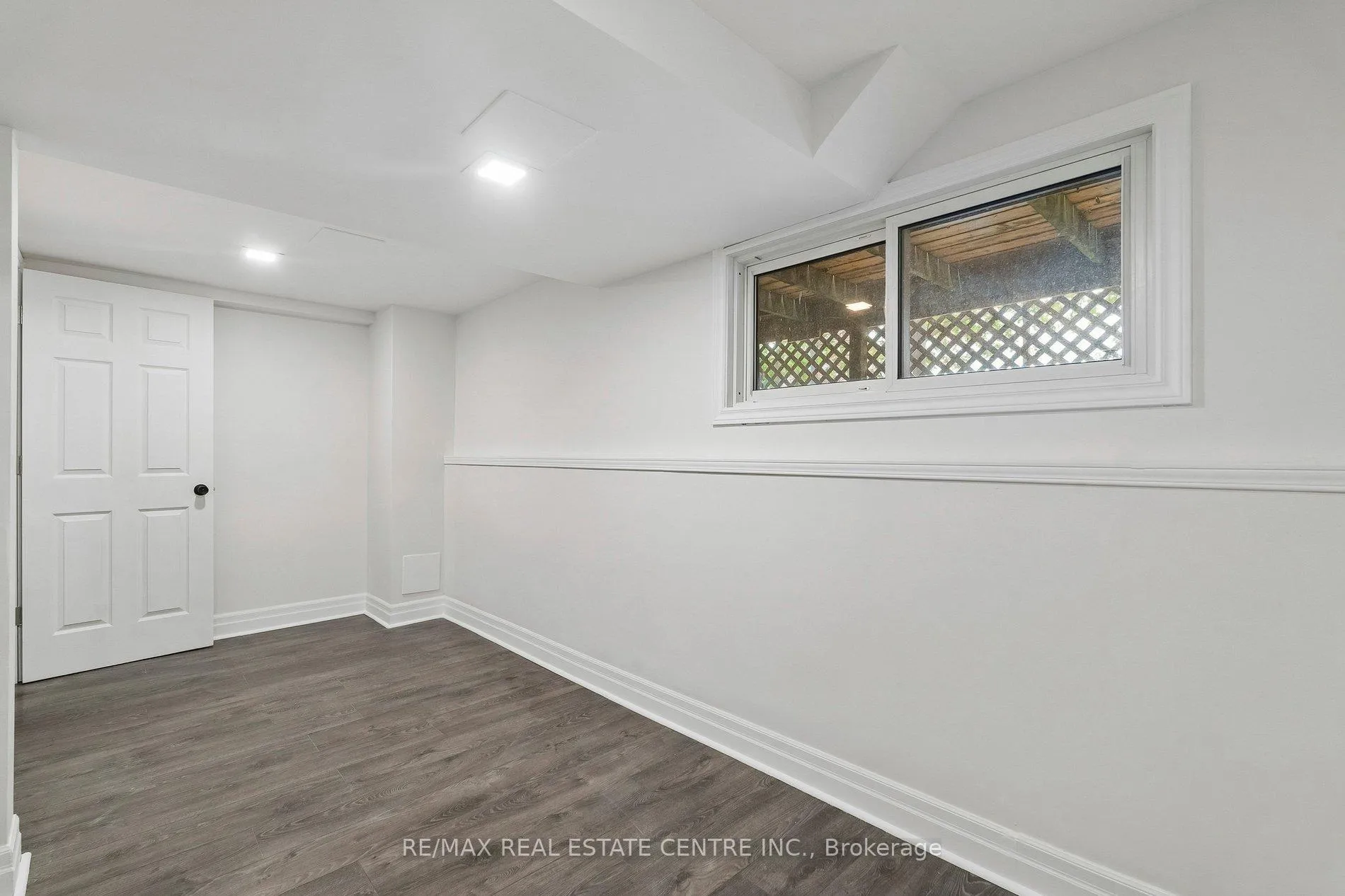 Photo 38 of 47 Christie Crescent, Barrie, Letitia Heights — HOMEH