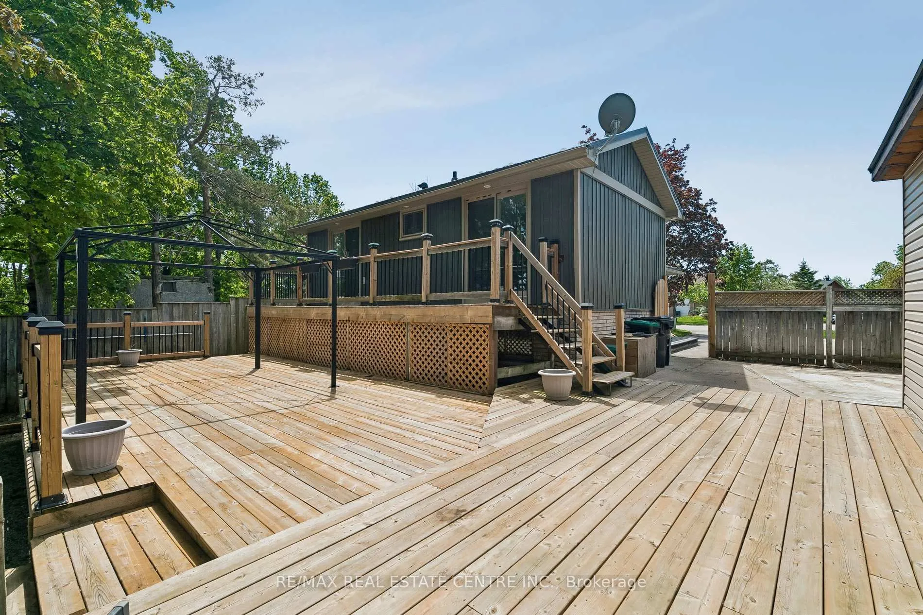Photo 47 of 47 Christie Crescent, Barrie, Letitia Heights — HOMEH