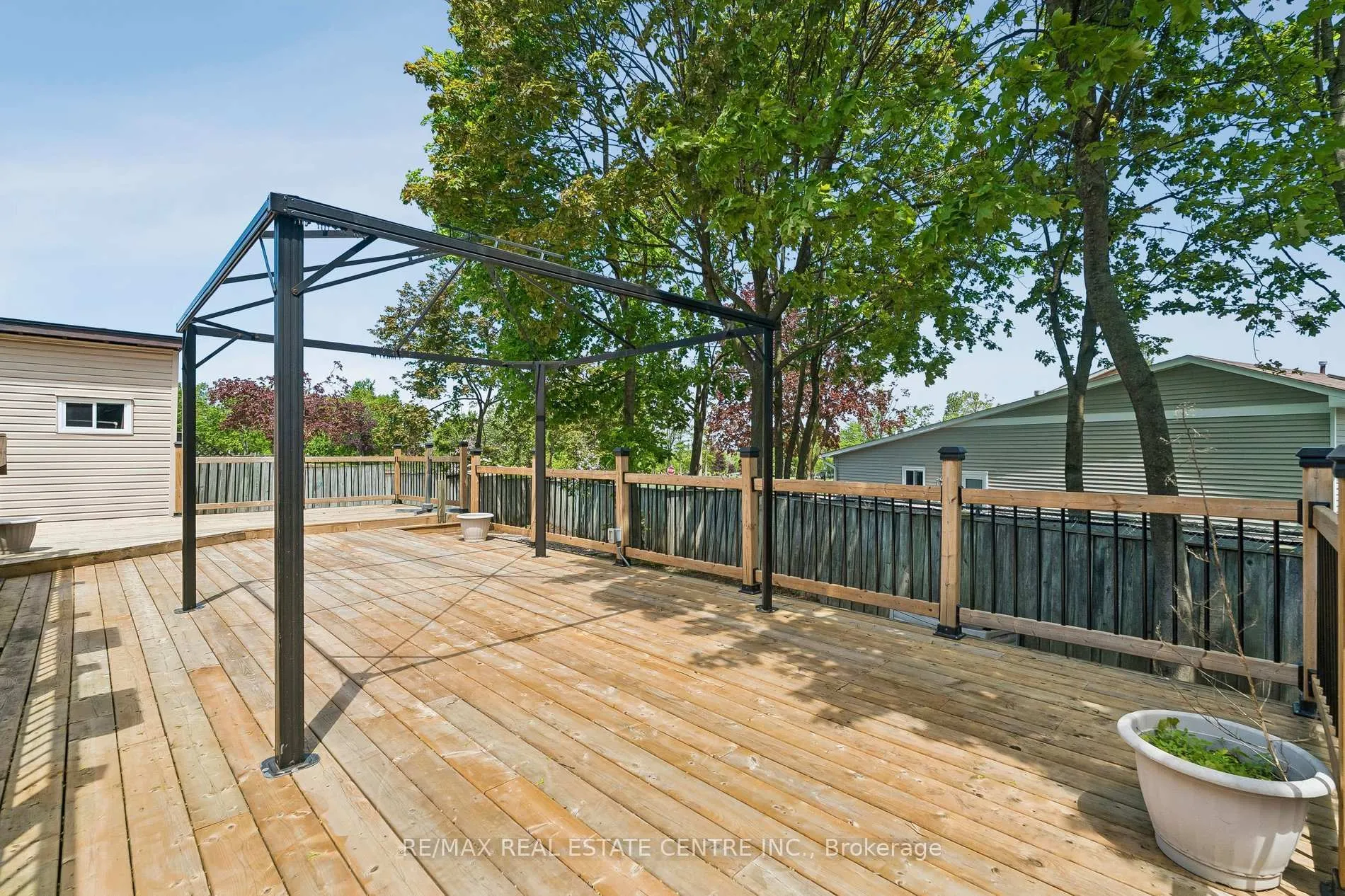 Photo 48 of 47 Christie Crescent, Barrie, Letitia Heights — HOMEH
