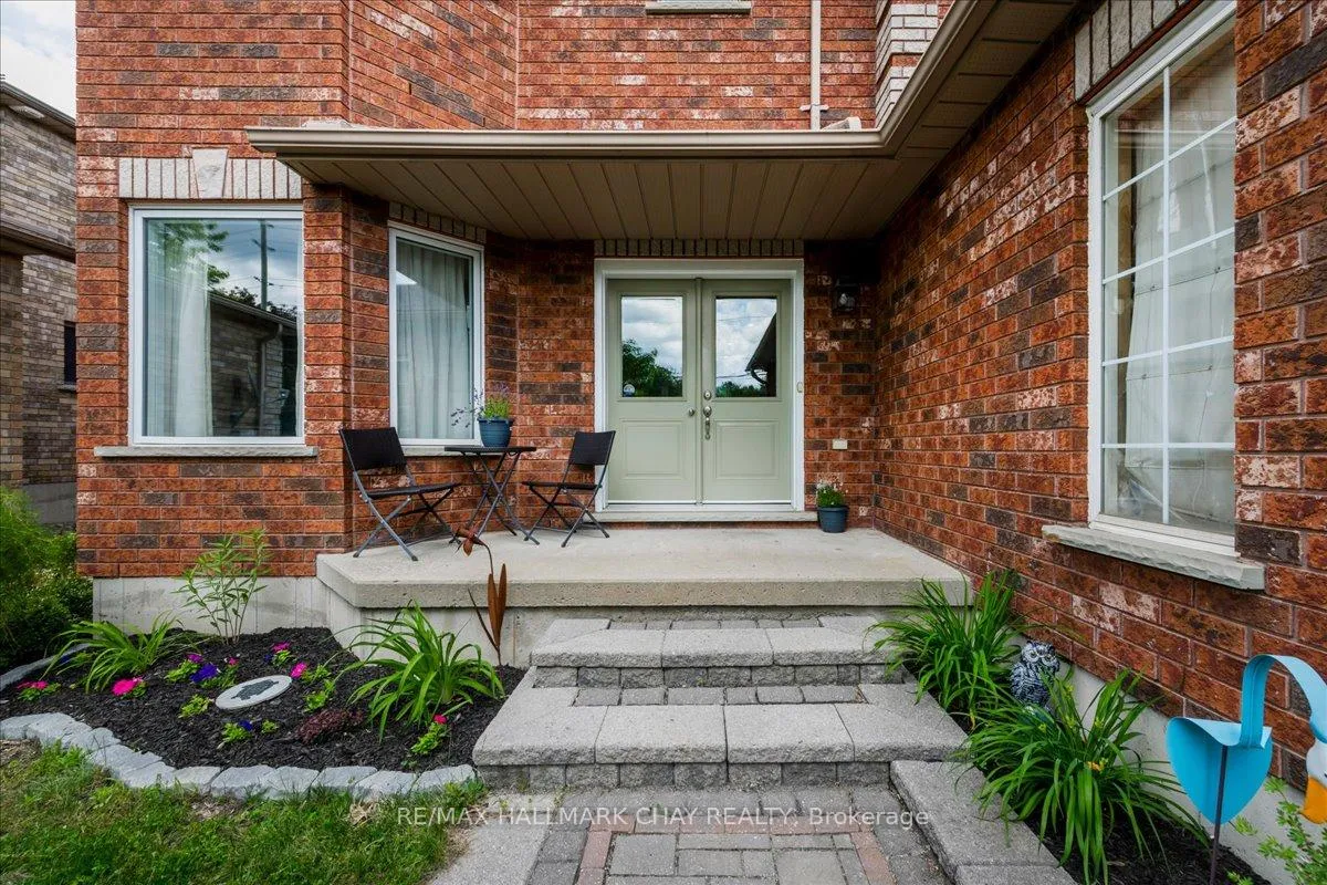 Photo 2 of 85 Miller Drive, Barrie, Edgehill Drive — HOMEH