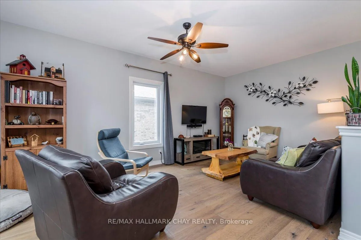 Photo 4 of 85 Miller Drive, Barrie, Edgehill Drive — HOMEH