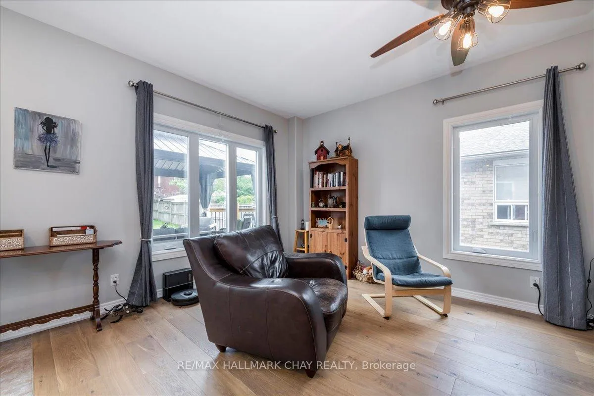 Photo 5 of 85 Miller Drive, Barrie, Edgehill Drive — HOMEH