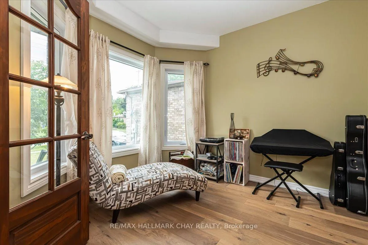 Photo 9 of 85 Miller Drive, Barrie, Edgehill Drive — HOMEH