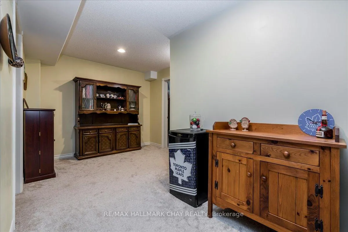 Photo 17 of 85 Miller Drive, Barrie, Edgehill Drive — HOMEH