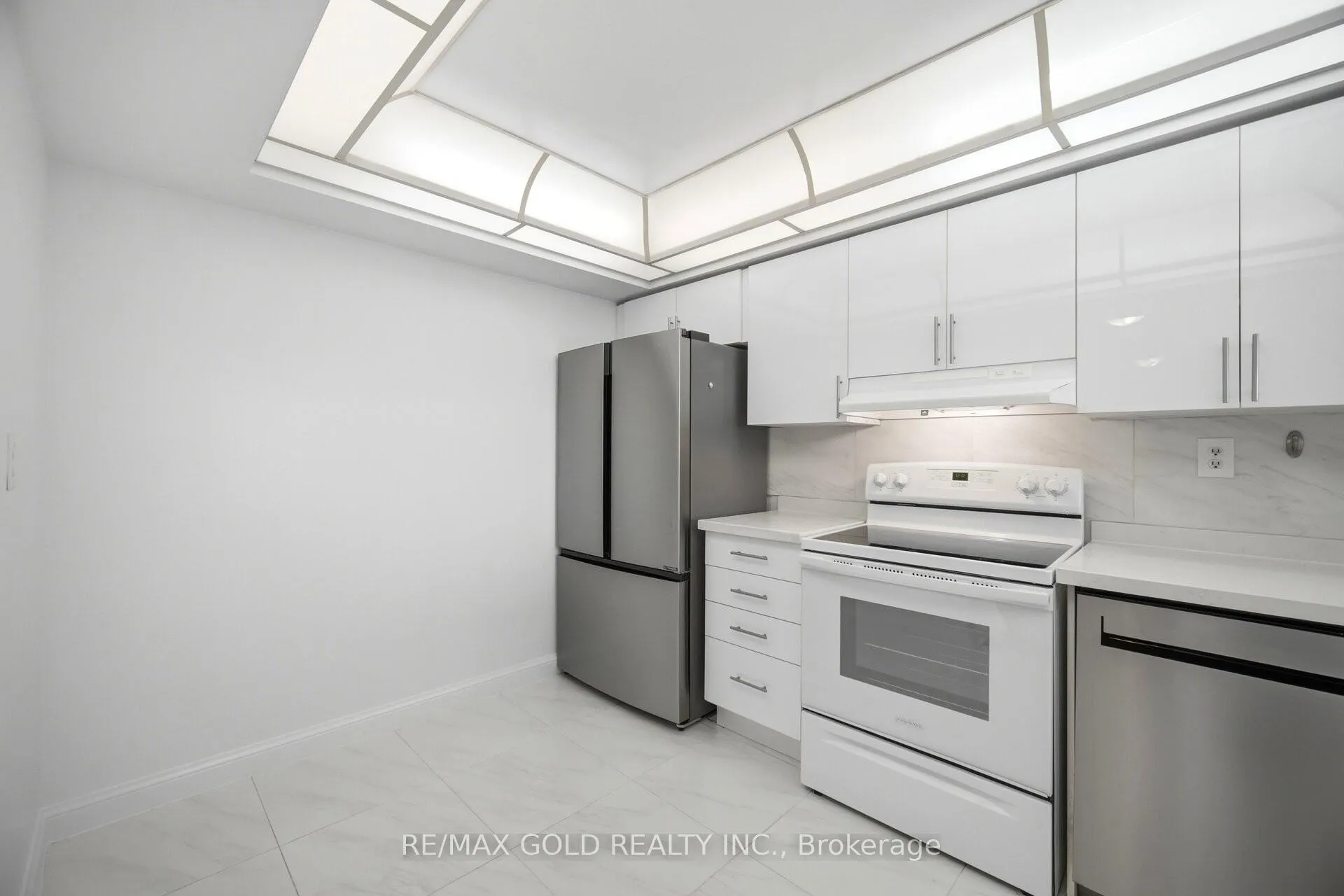 Photo 5 of Unit 1908, 22 Hanover Road, Brampton, Queen Street Corridor — HOMEH