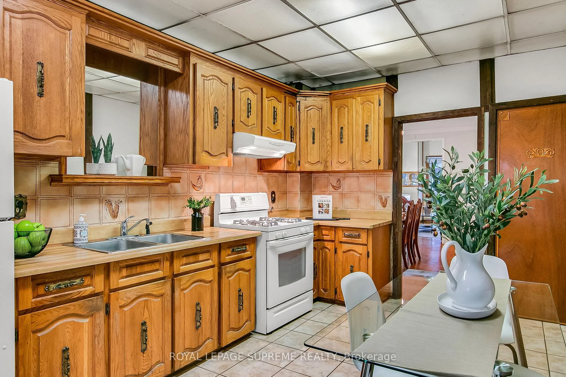 Photo 17 of 163 Beaconsfield Avenue, Toronto, Little Portugal — HOMEH