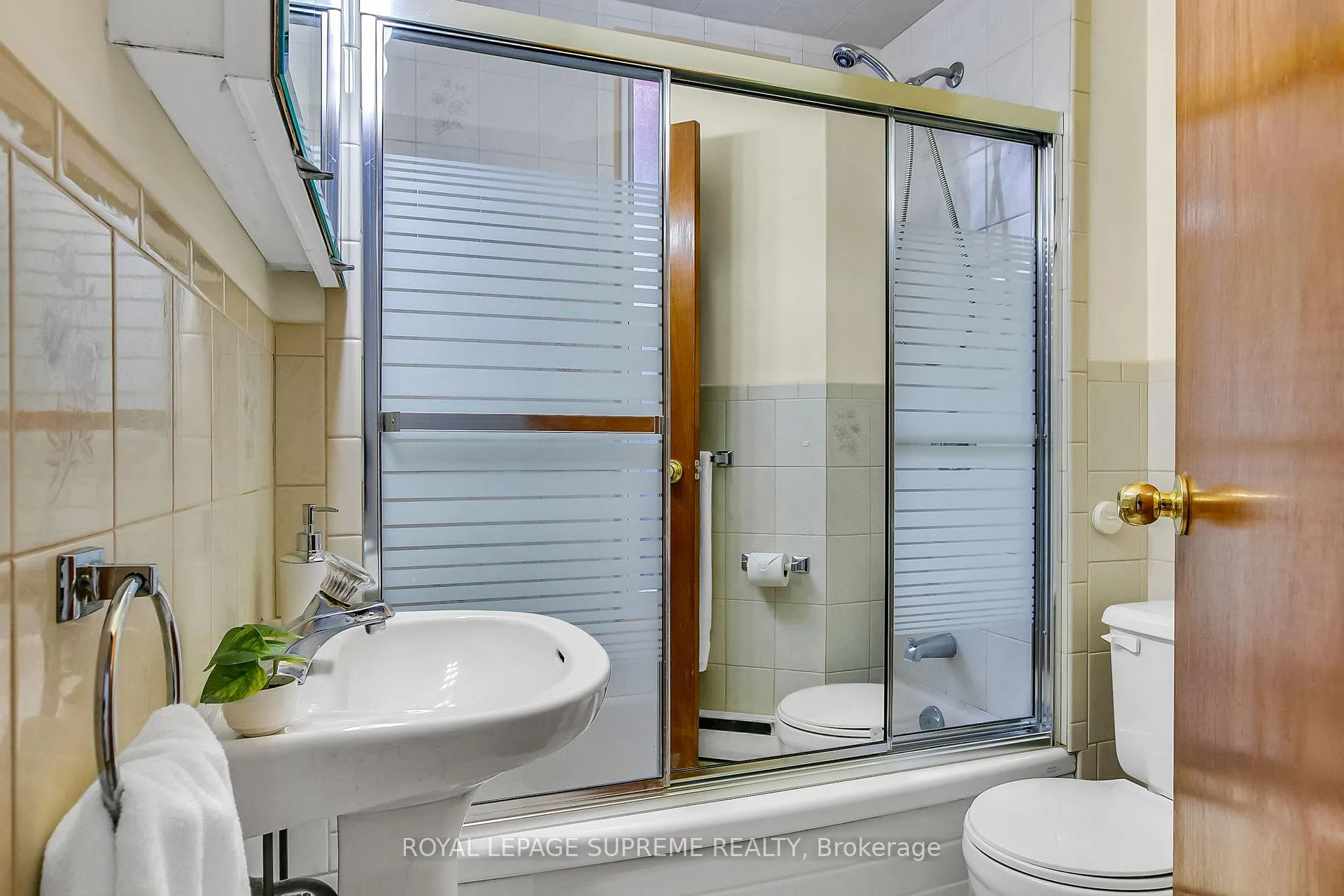 Photo 31 of 163 Beaconsfield Avenue, Toronto, Little Portugal — HOMEH