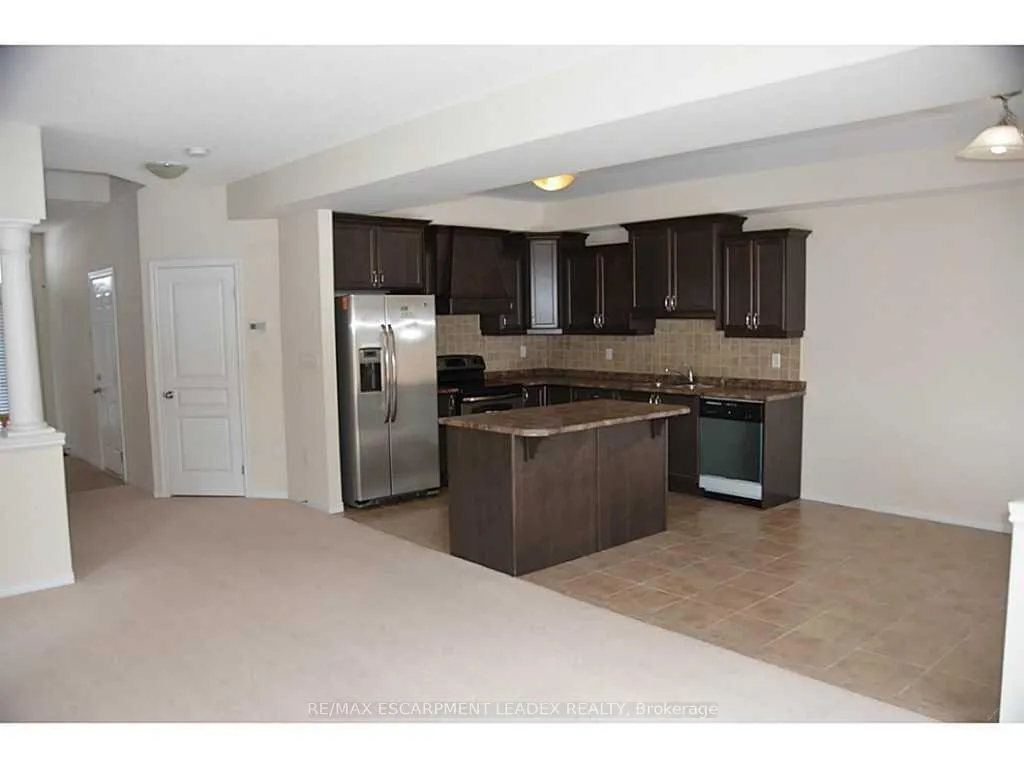 Photo 6 of 327 Stonehenge Drive, Hamilton, Meadowlands — HOMEH