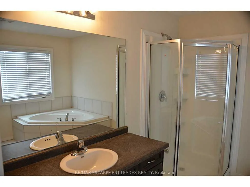 Photo 9 of 327 Stonehenge Drive, Hamilton, Meadowlands — HOMEH