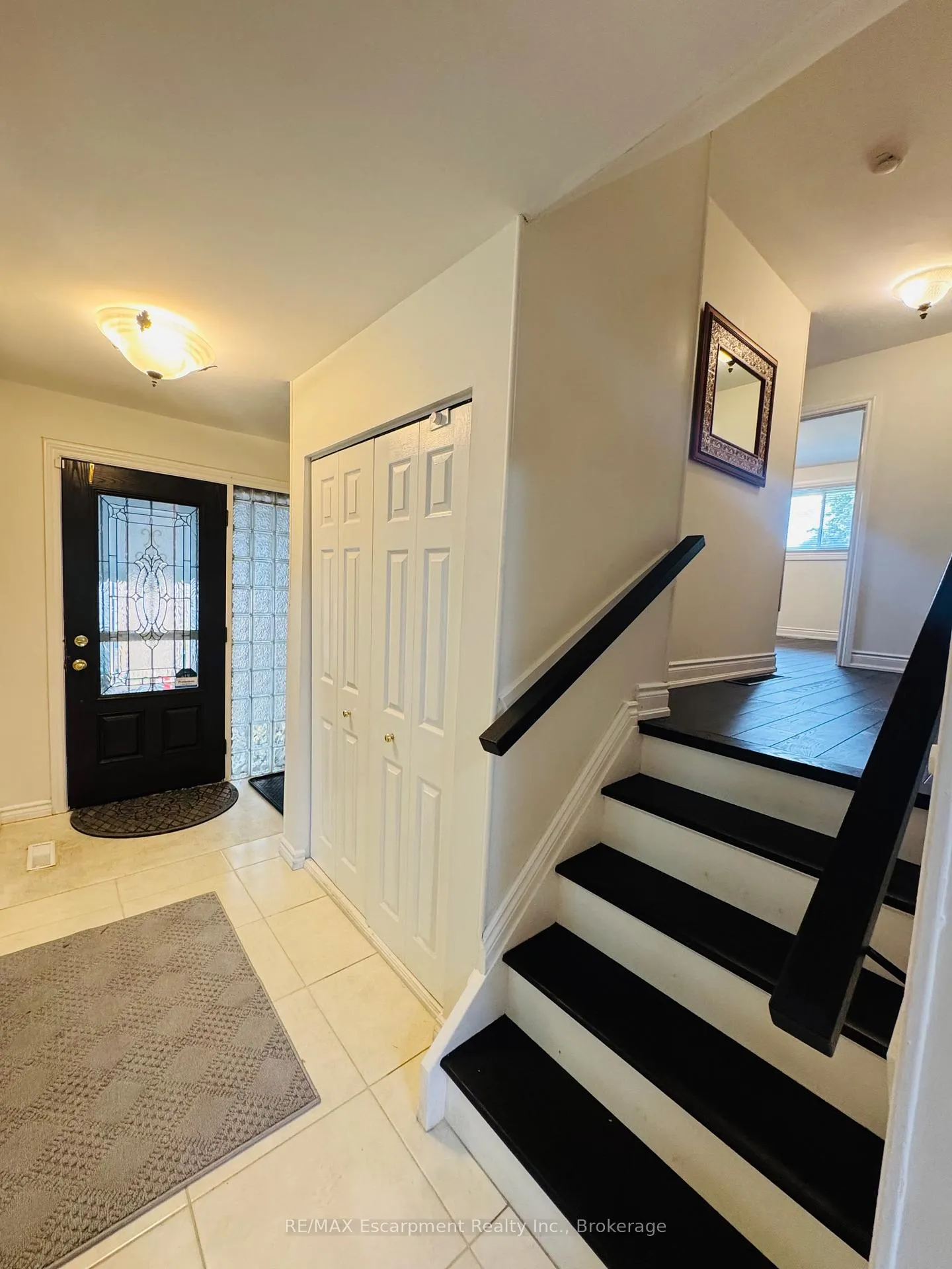 Photo 2 of 3361 Rexway Drive, Burlington, Roseland — HOMEH